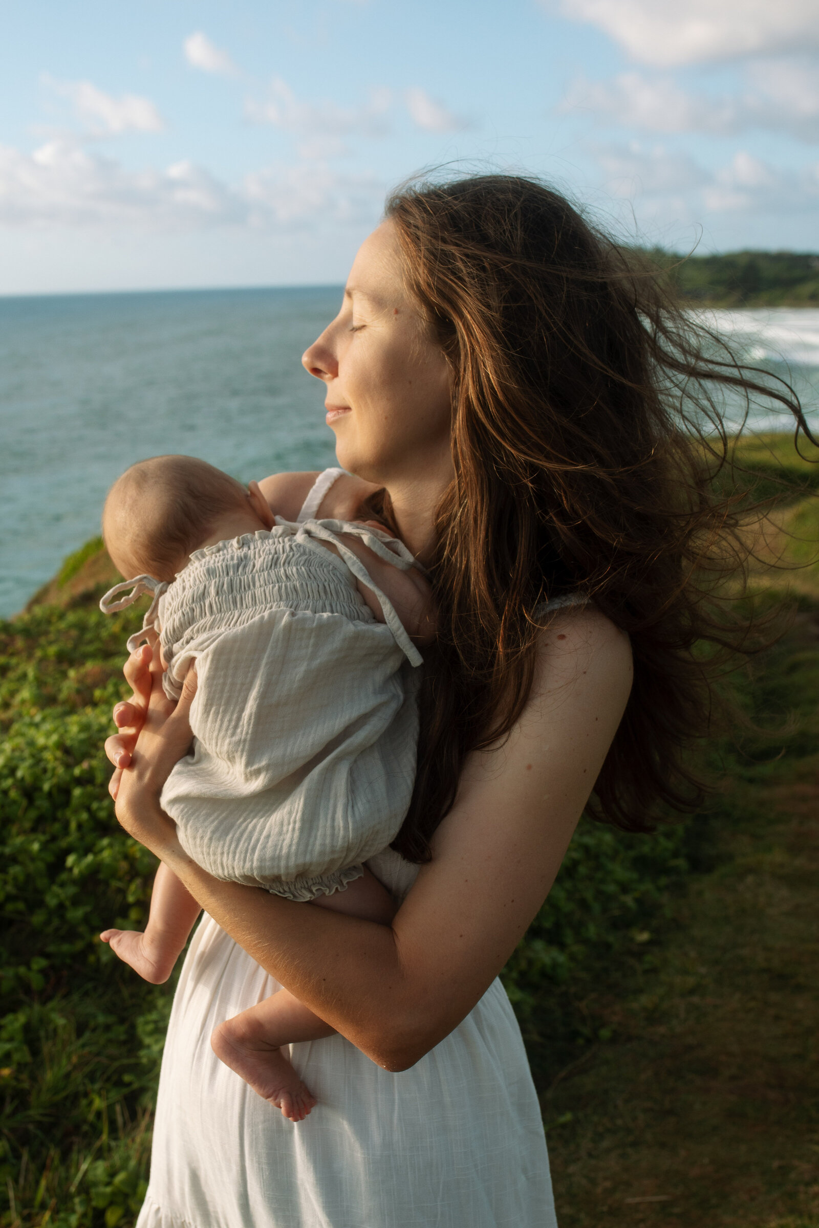 Gold Coast Family Photography- Motherhood -Lightfilled - Canindid