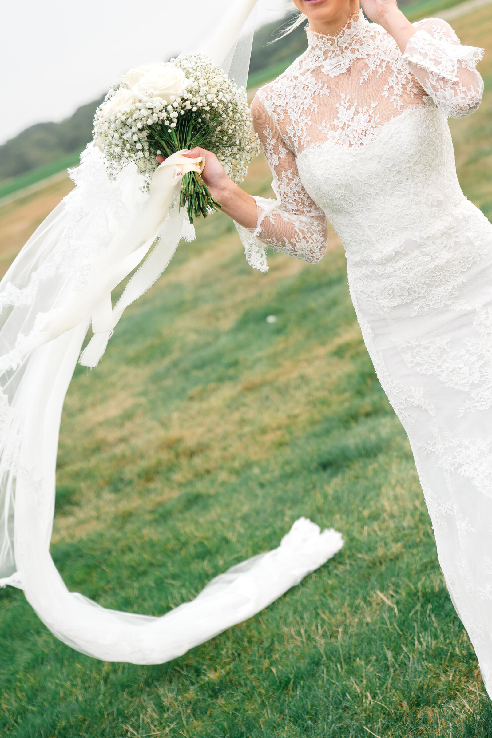 Caprio-Captured-Photography-J&R-NewportCountryClub-Wedding-436