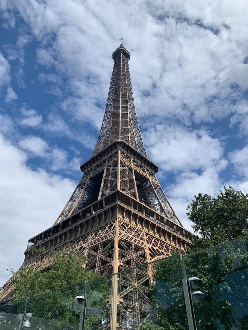 Amy-Seo-Europe-Travel-Paris-Budget-eiffel-tower