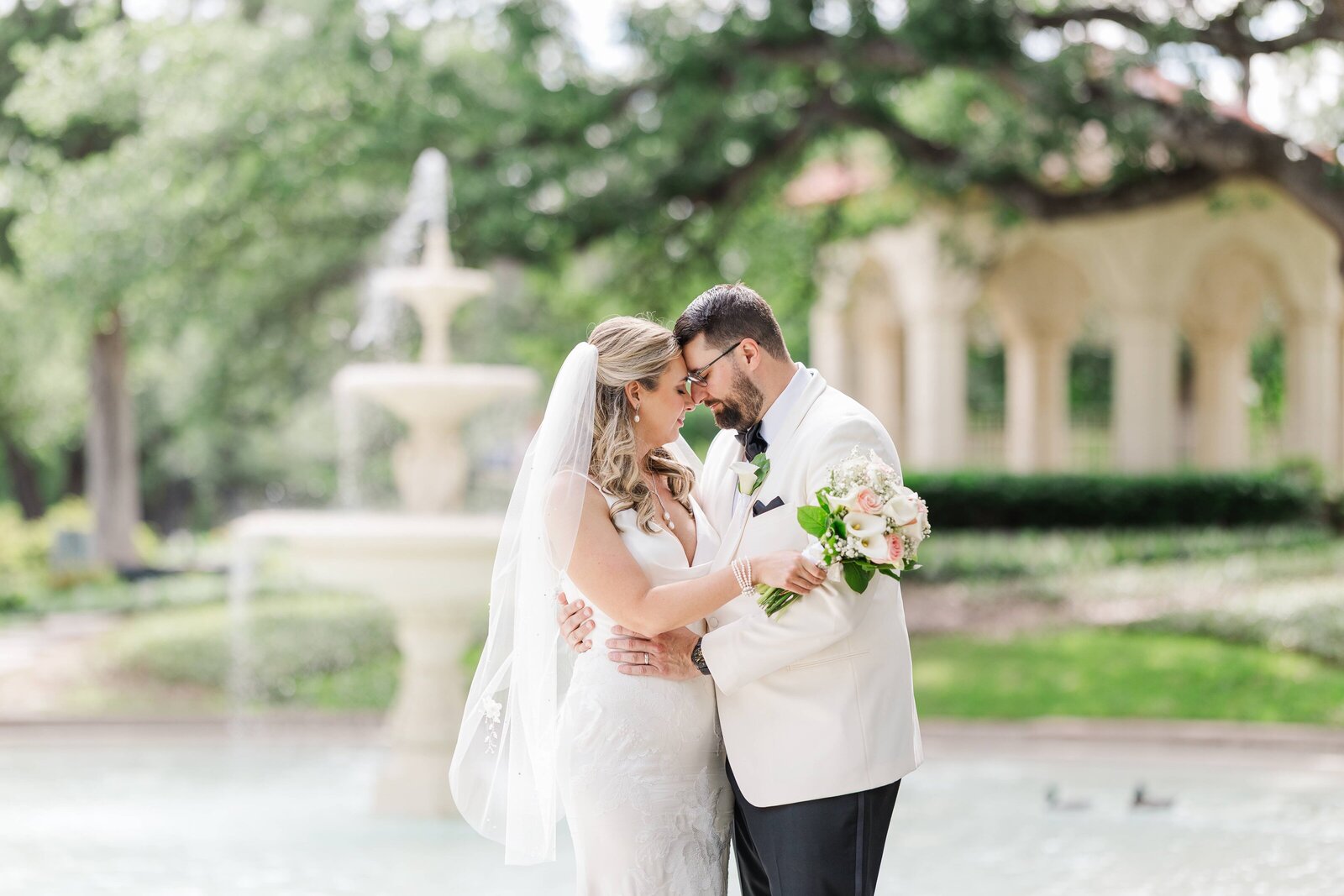 Dallas-couple-and-wedding-photographer