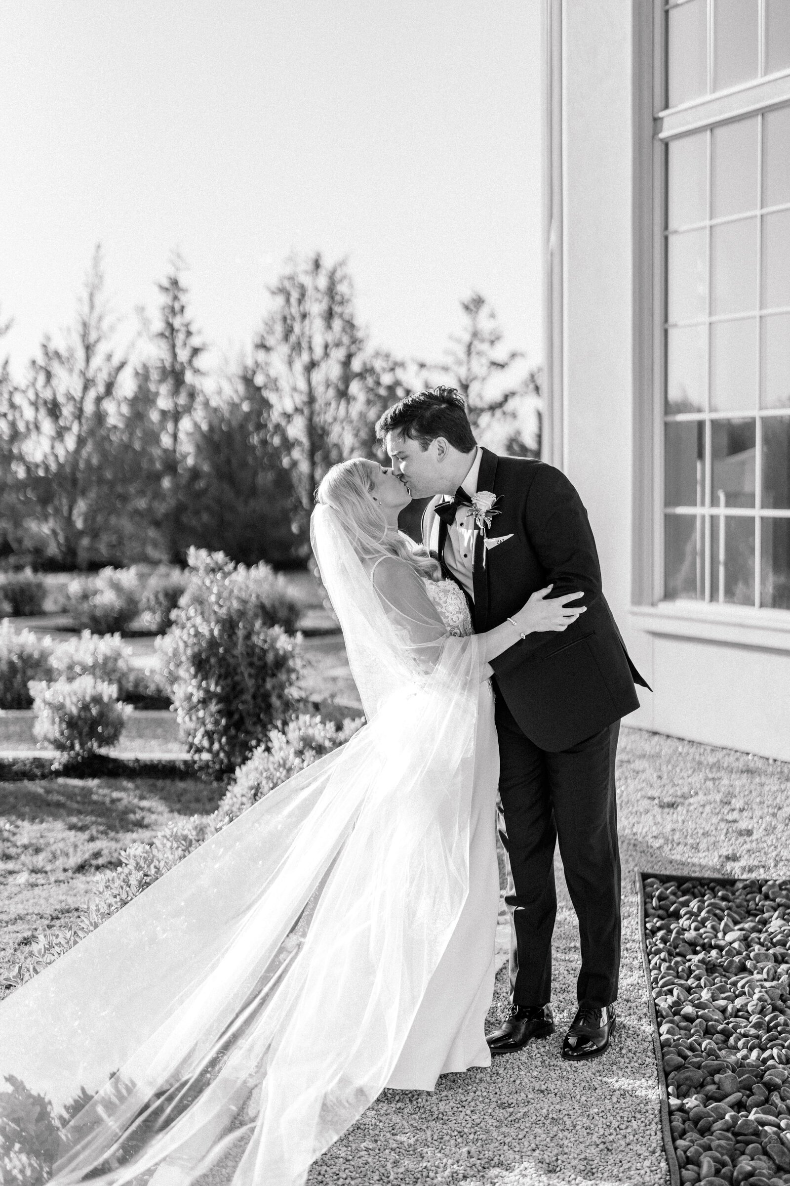 0424_LorenZachWedding_AmberWatkins_0846-min