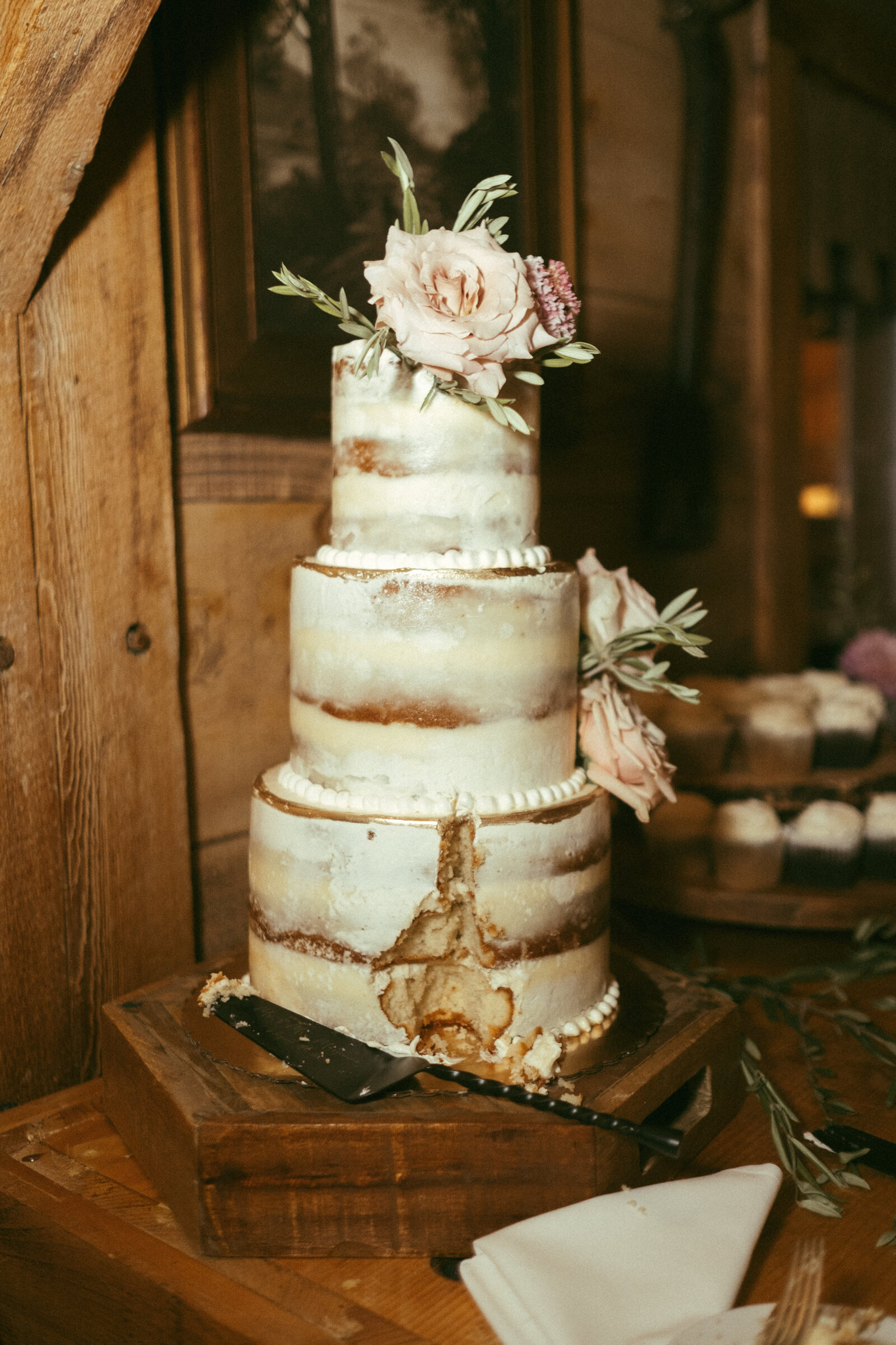 Autumn Nomad Wedding Cake