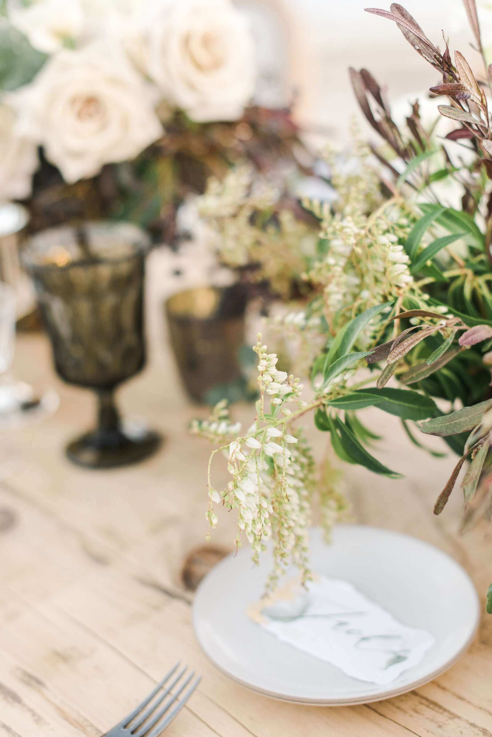 Precious-and-blooming-floral-design-kellye-clifford-Destination I do -Editorial-44