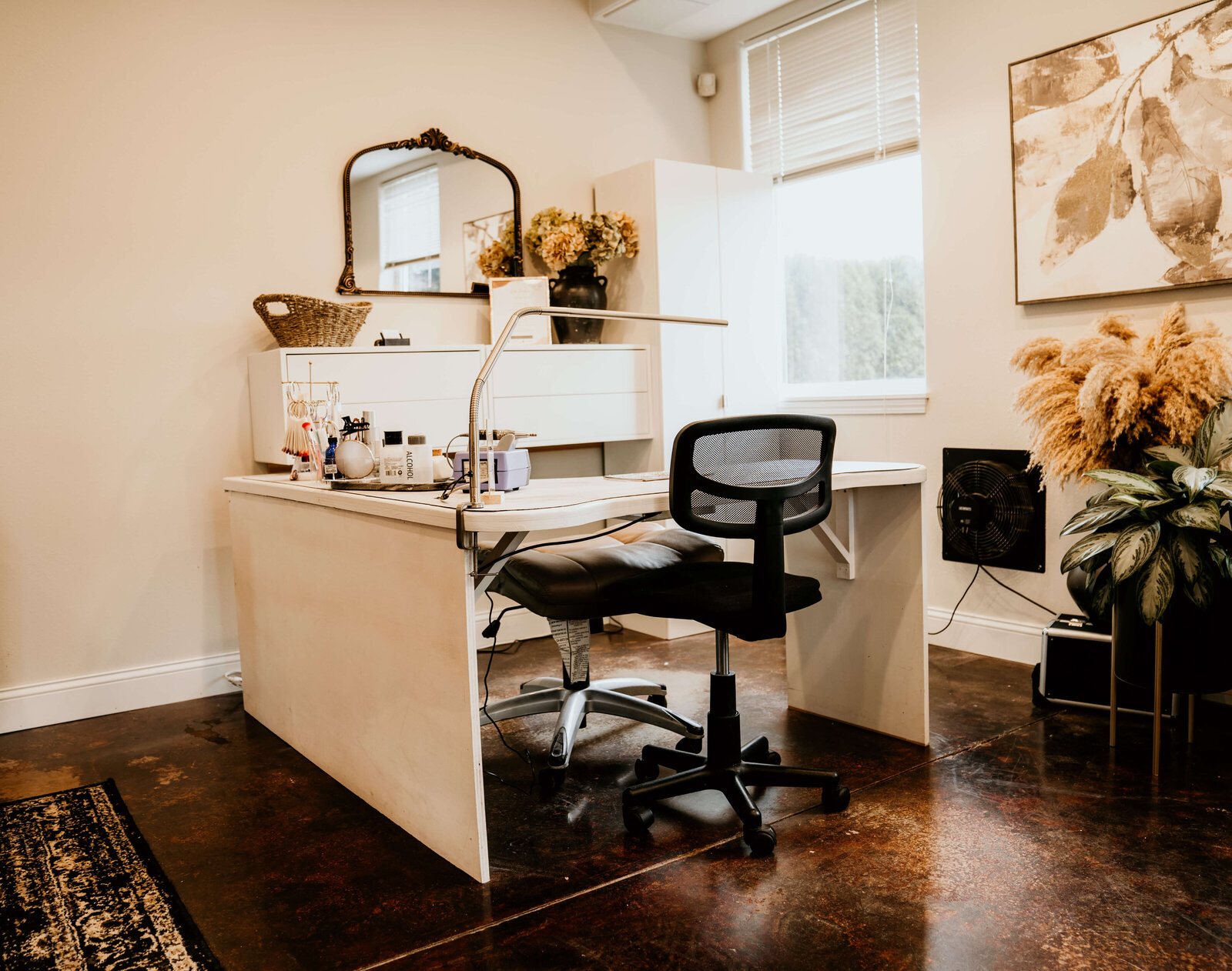 Modern nail salon in McMinnville offering gel, natural, and specialty manicures
