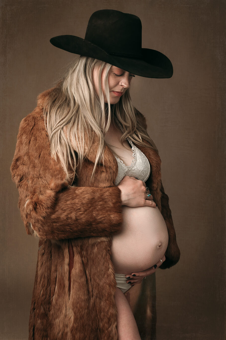 western inspired maternity picture