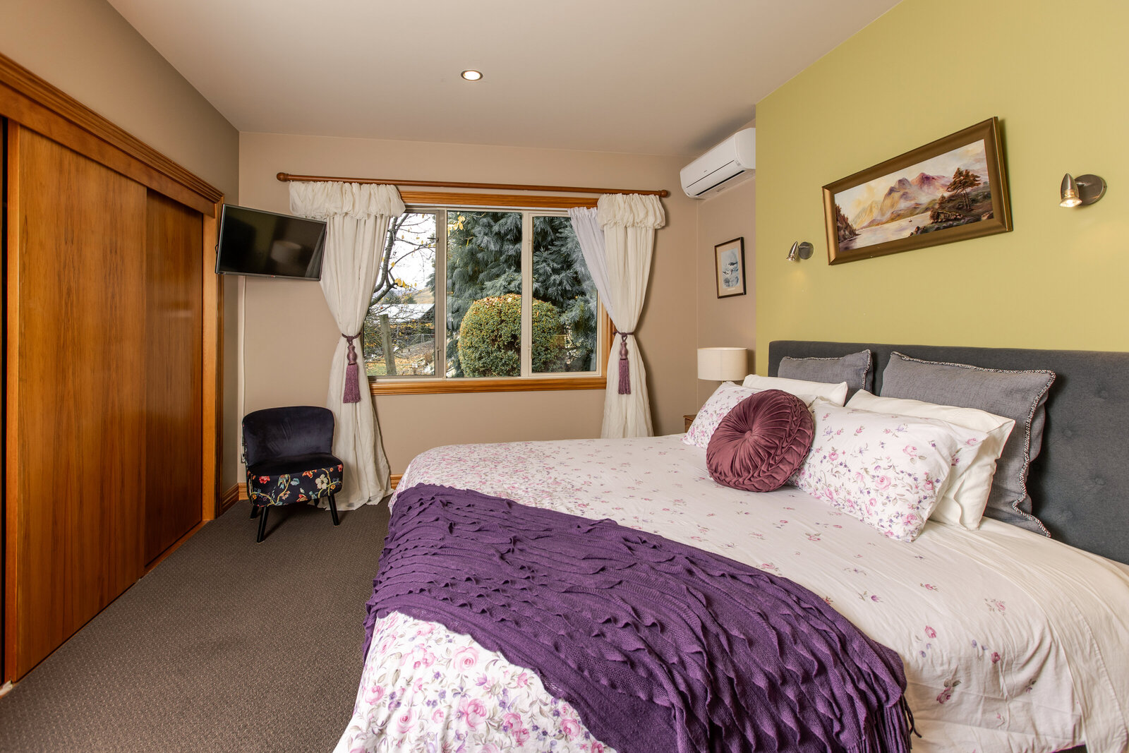 bedroom1