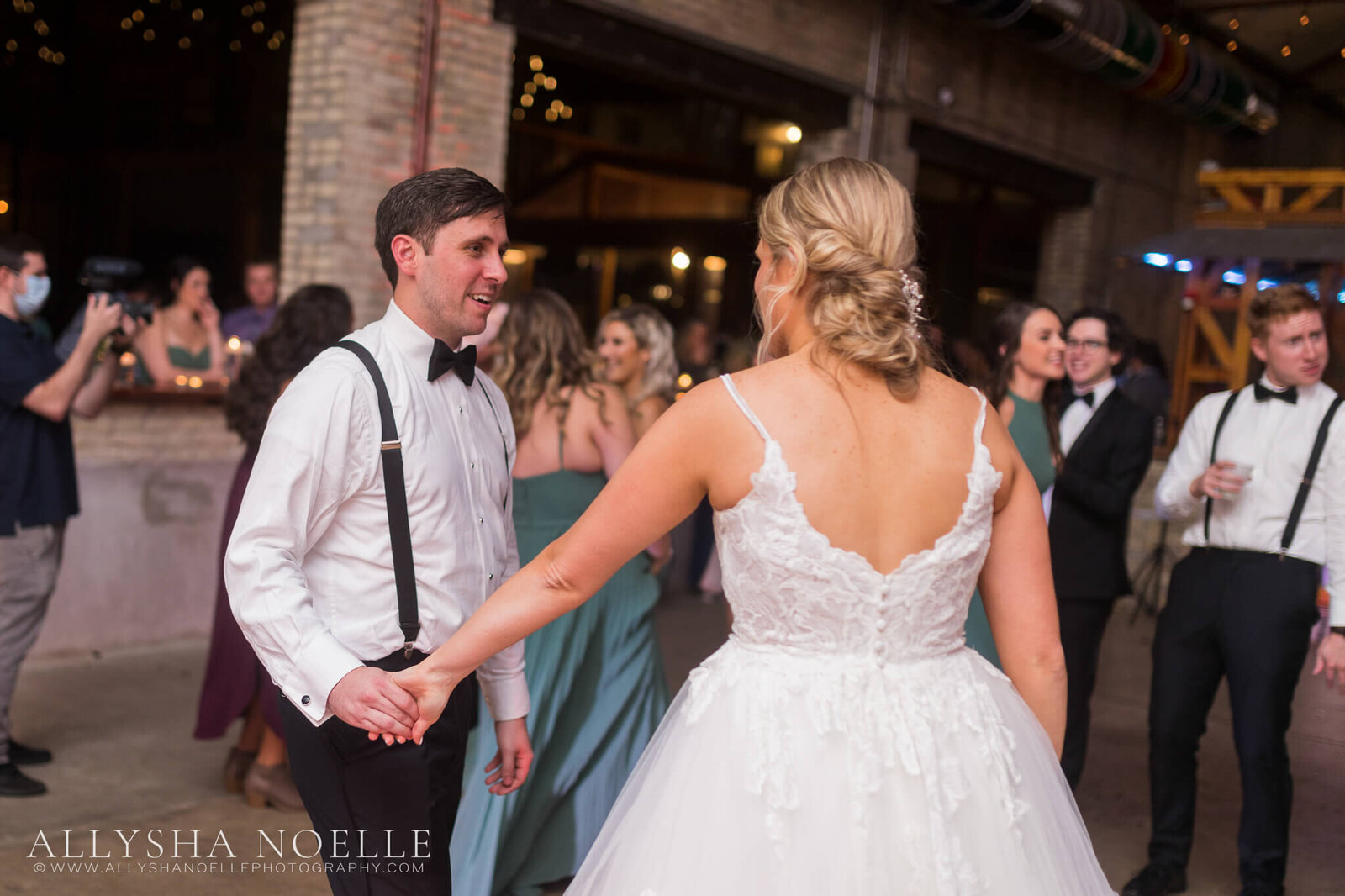 Wedding-at-The-Factory-on-Barclay-in-Milwaukee-1163