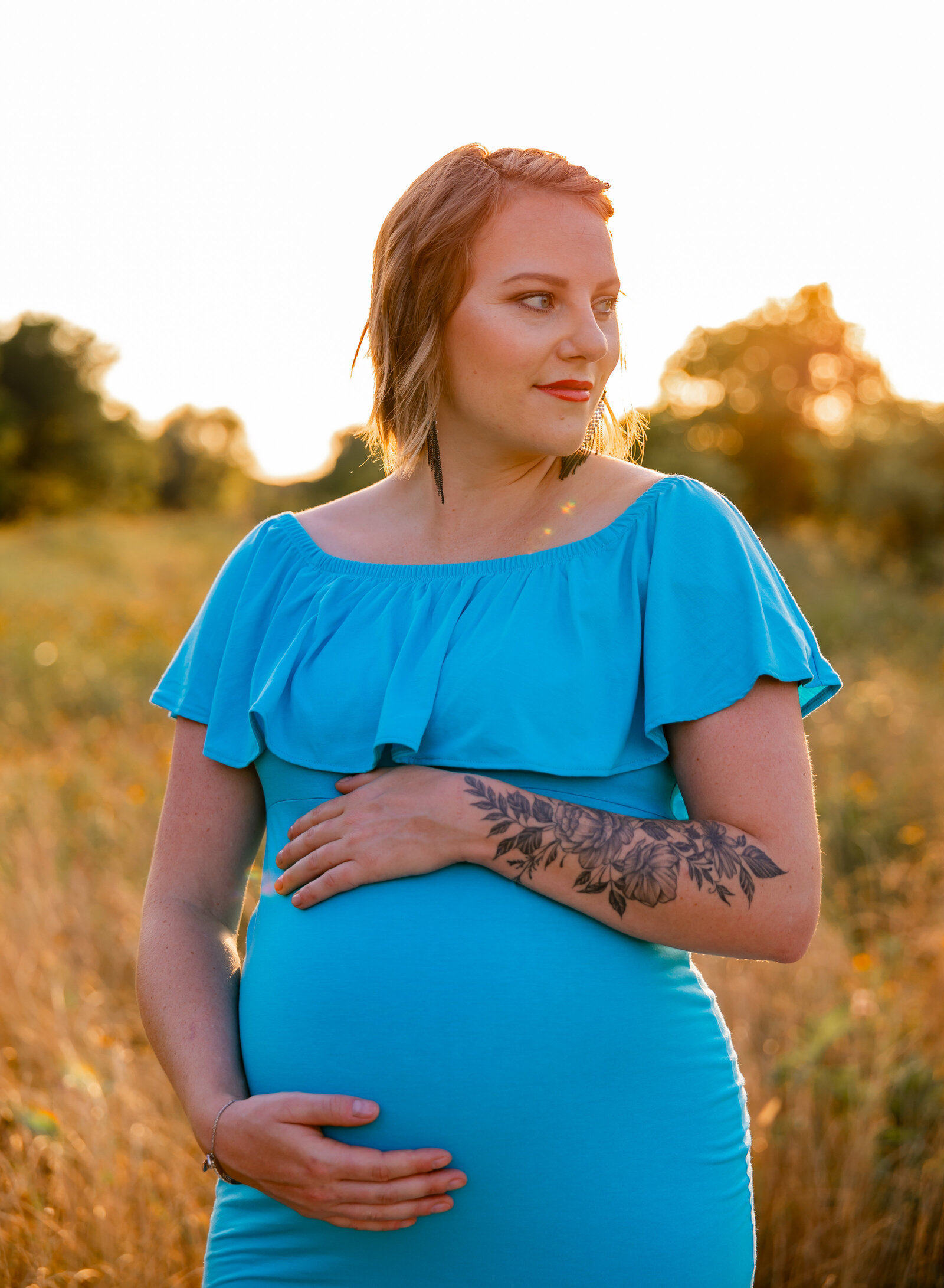 maternity mom holding belly