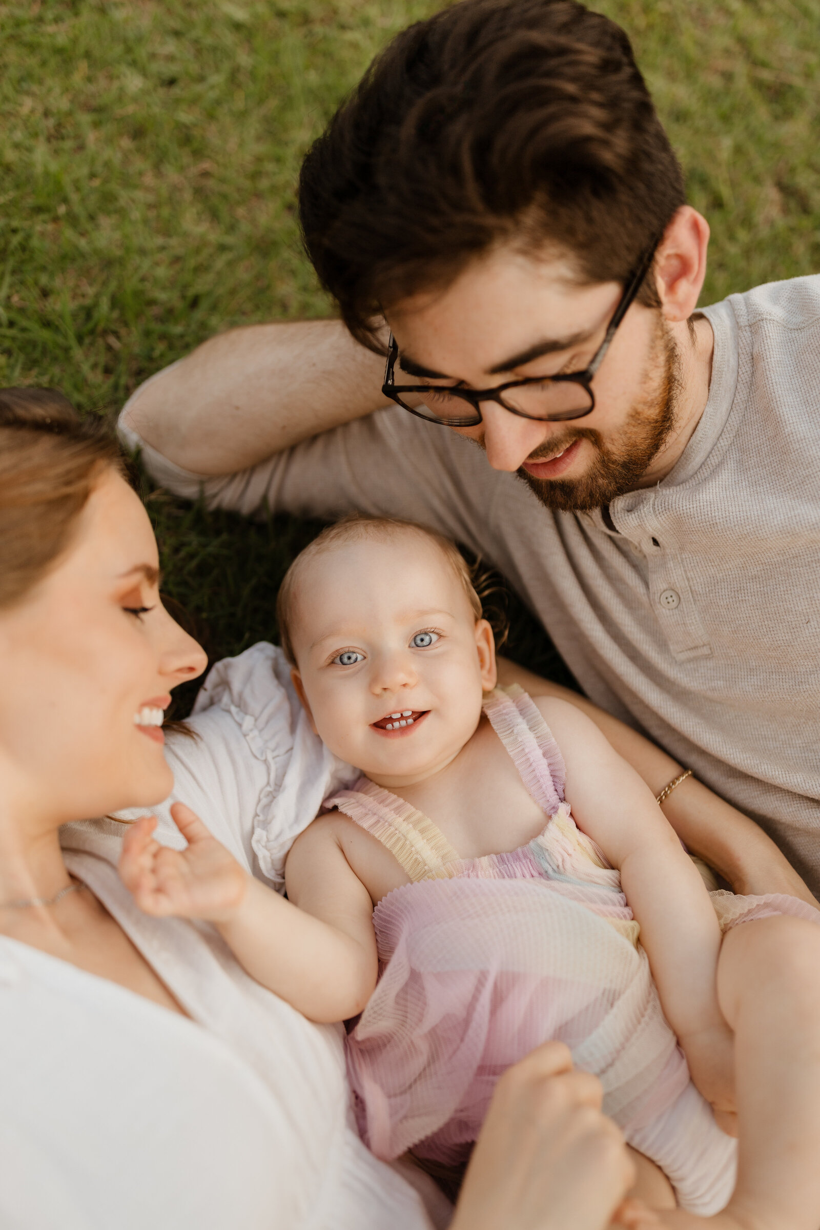 hawkesbury-backyard-family-session-heartfelt-moments