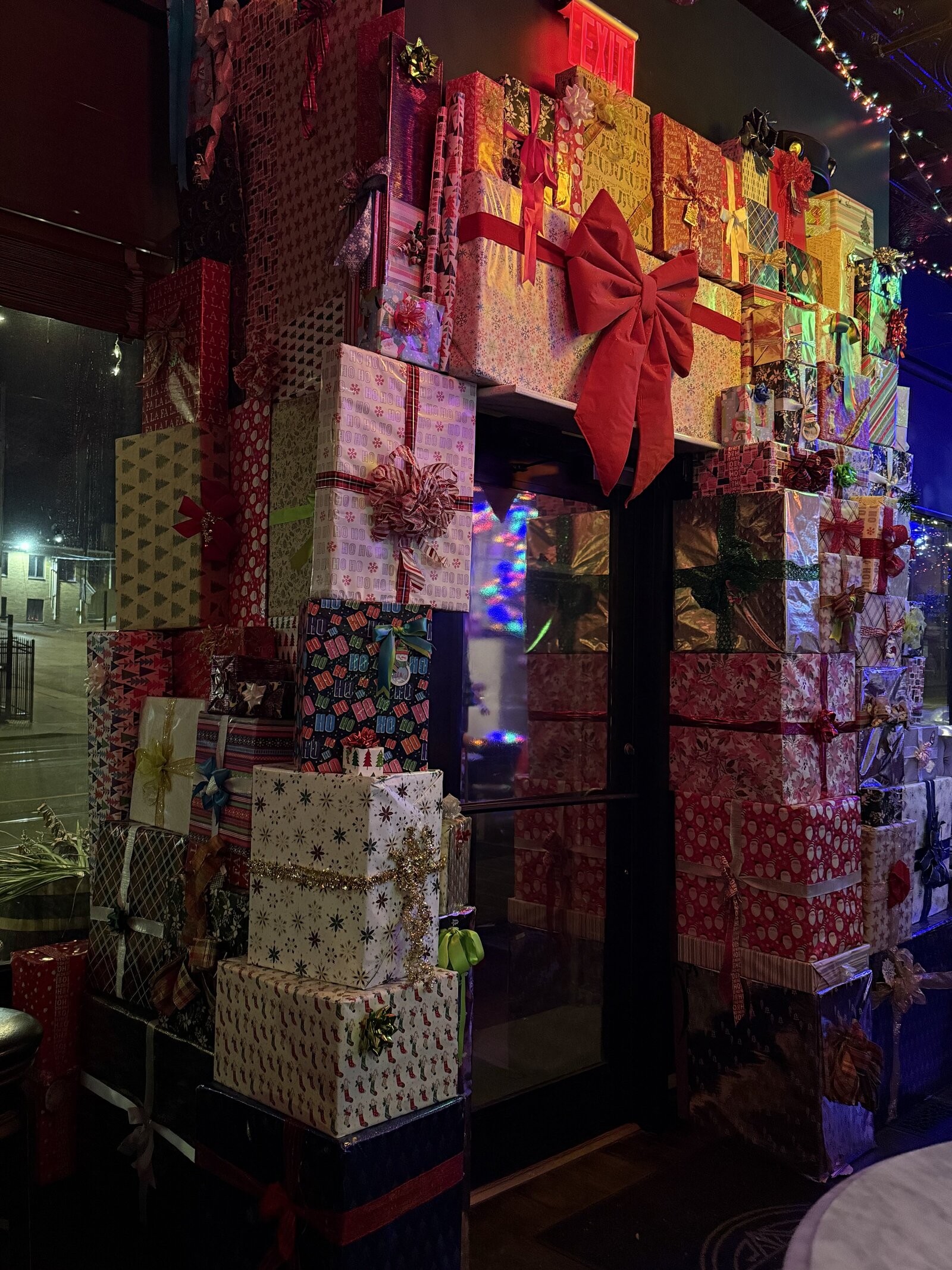 Present wall entrance