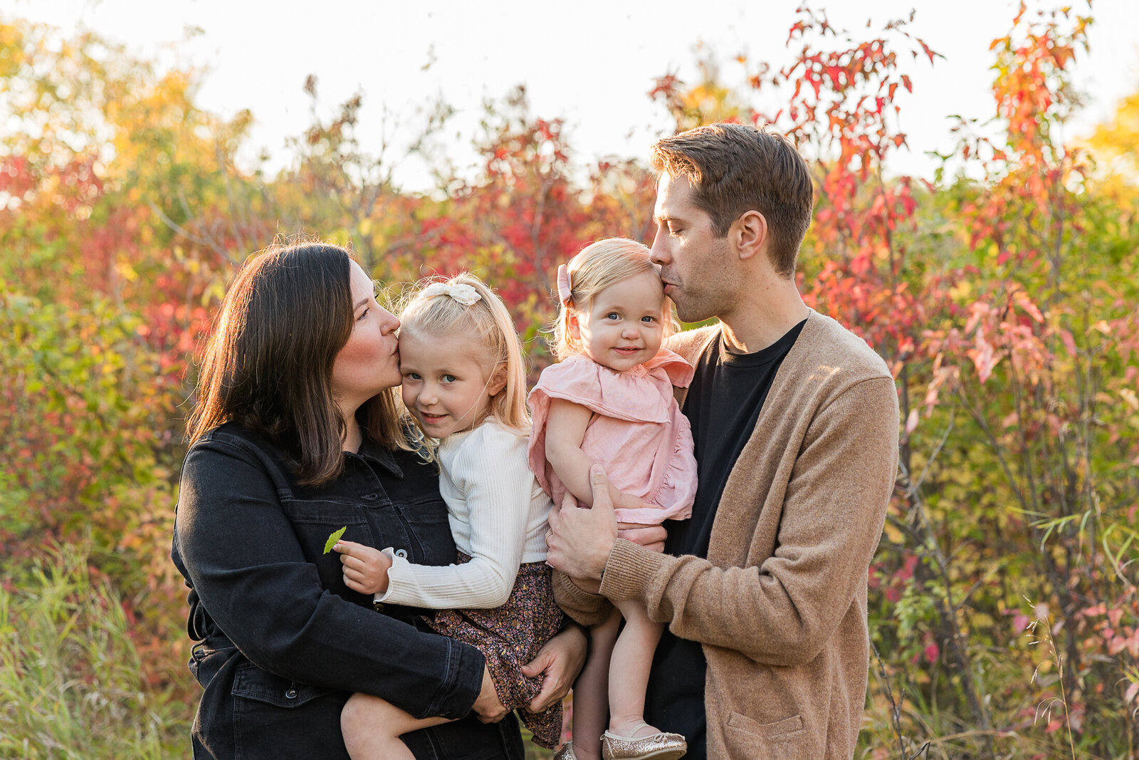 2024 Krystal-moore-photography-fall-family-photos-in-moose-jaw-4