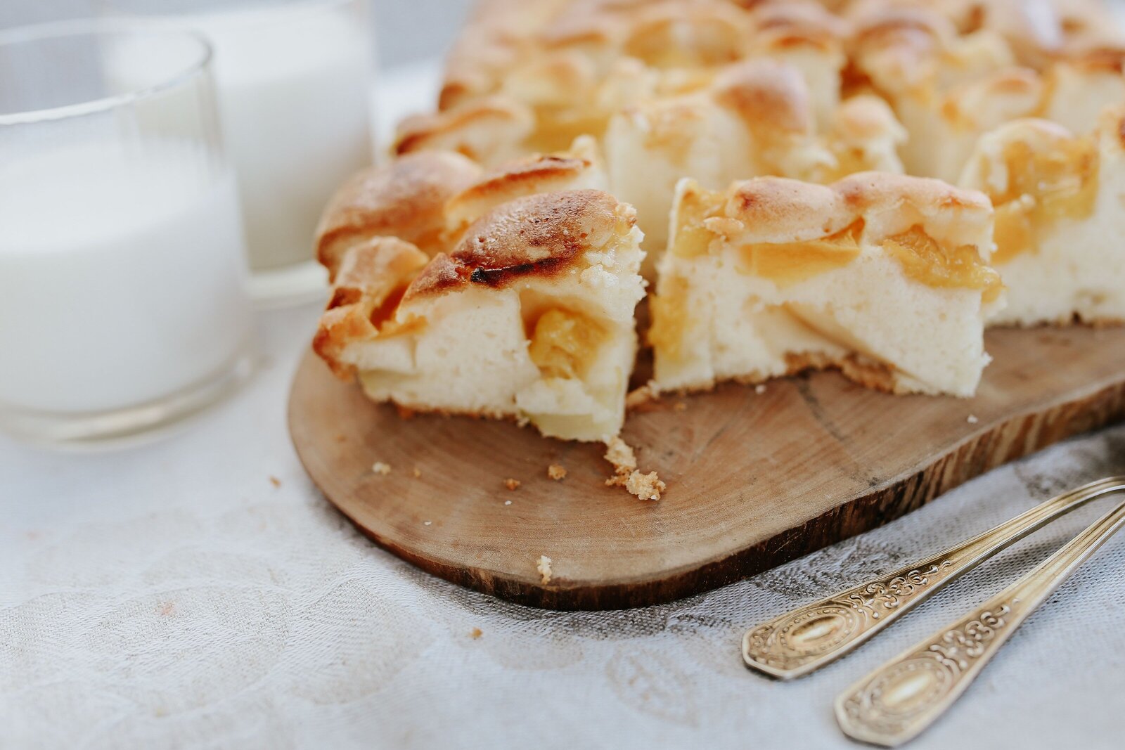 Delicious Sponge Cake with Fruit (1)