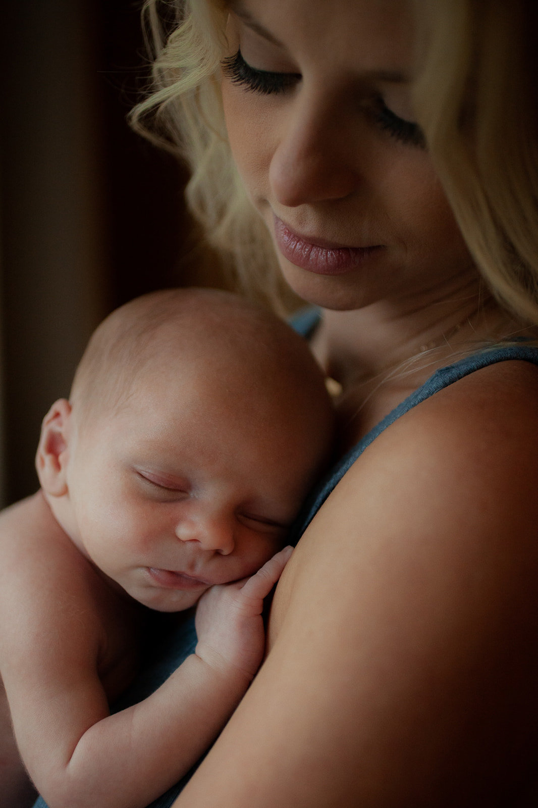 16_Maryland-In-Home-Newborn-Session-Family-Lifestyle