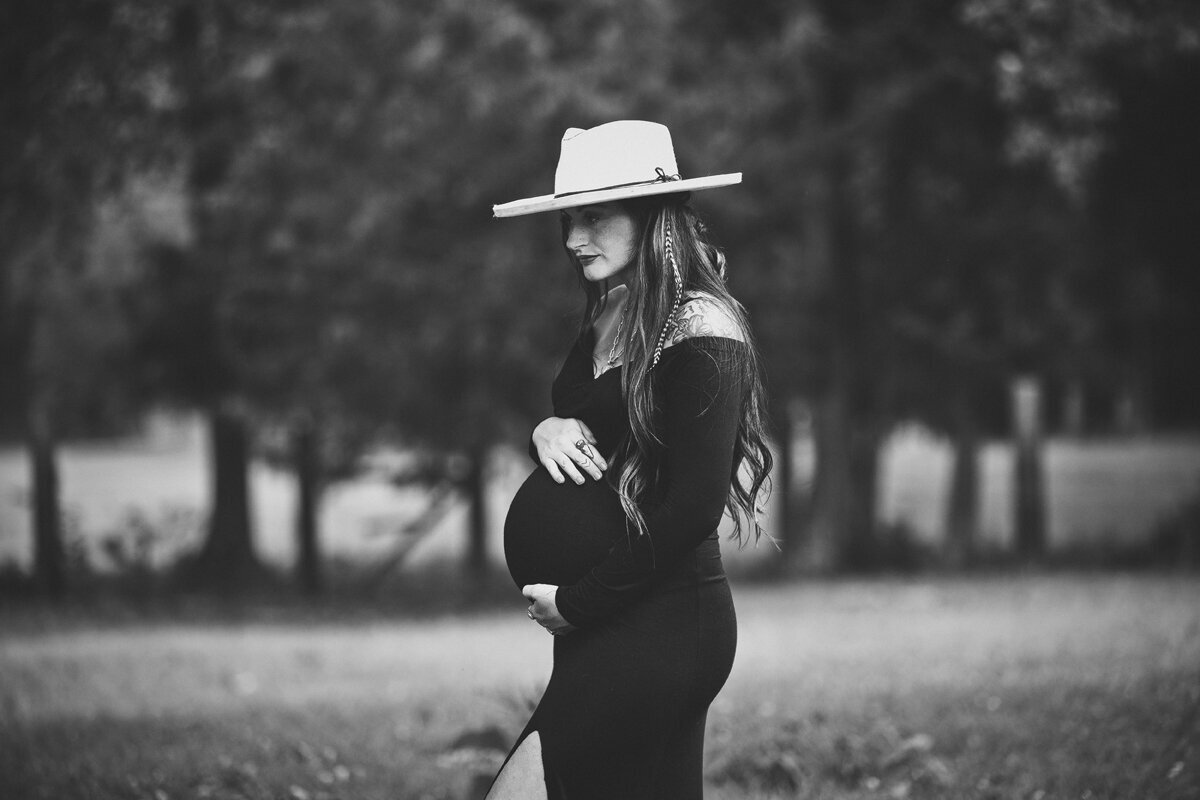MaternityPhotographer-TaylorsvilleNC-LazeLFarmPhotography17.jpg