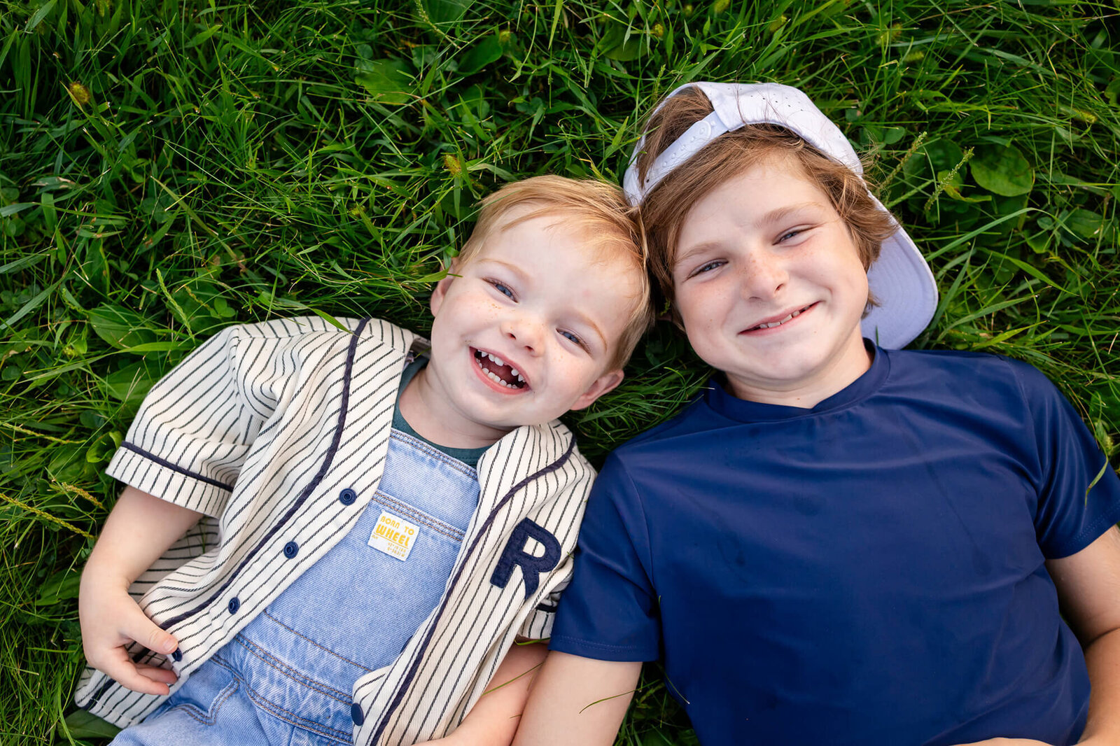 richardson-nature-center-bloomington-family-boys-laughing