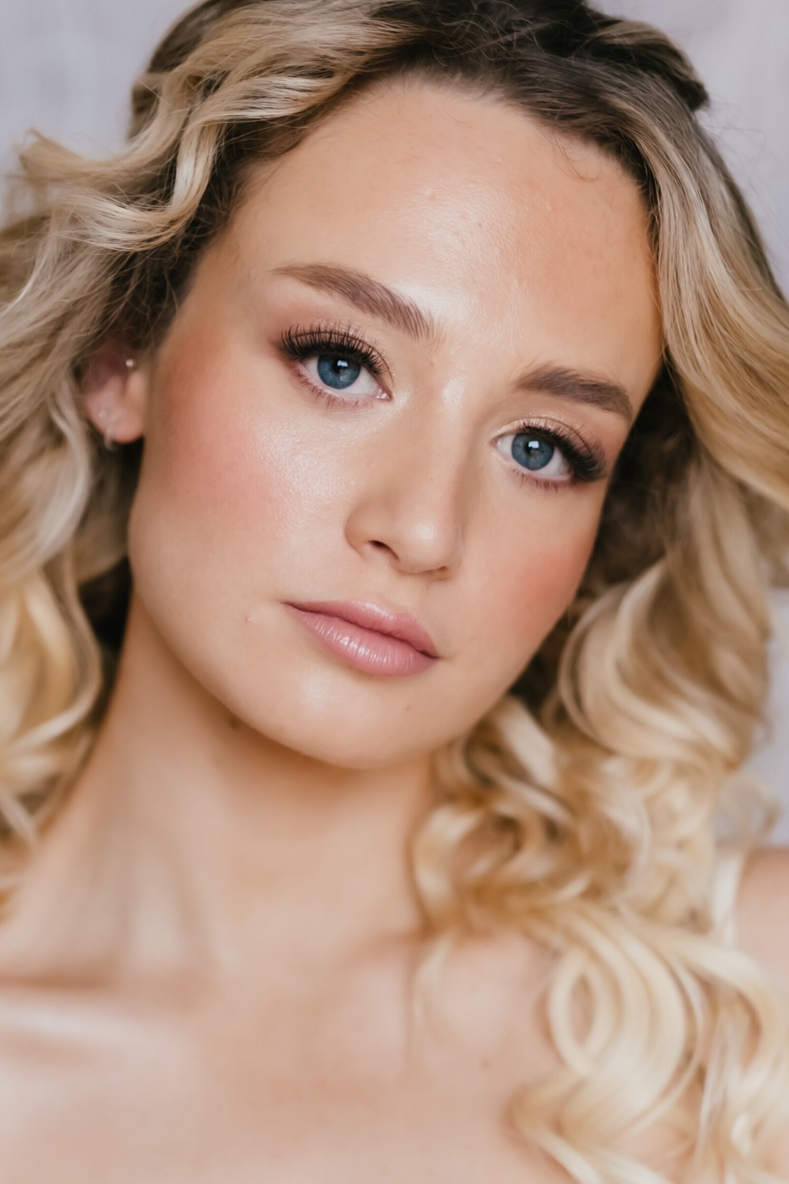 ELEGANT-GLOWING-NATURAL-BRONZE-BRIDAL-MAKEUP-4-BRIDES-BY-DEMI