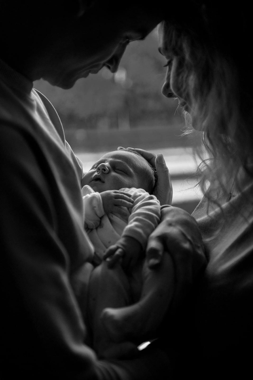 Babyfotografie met natuurlijke tinten en warme uitstraling