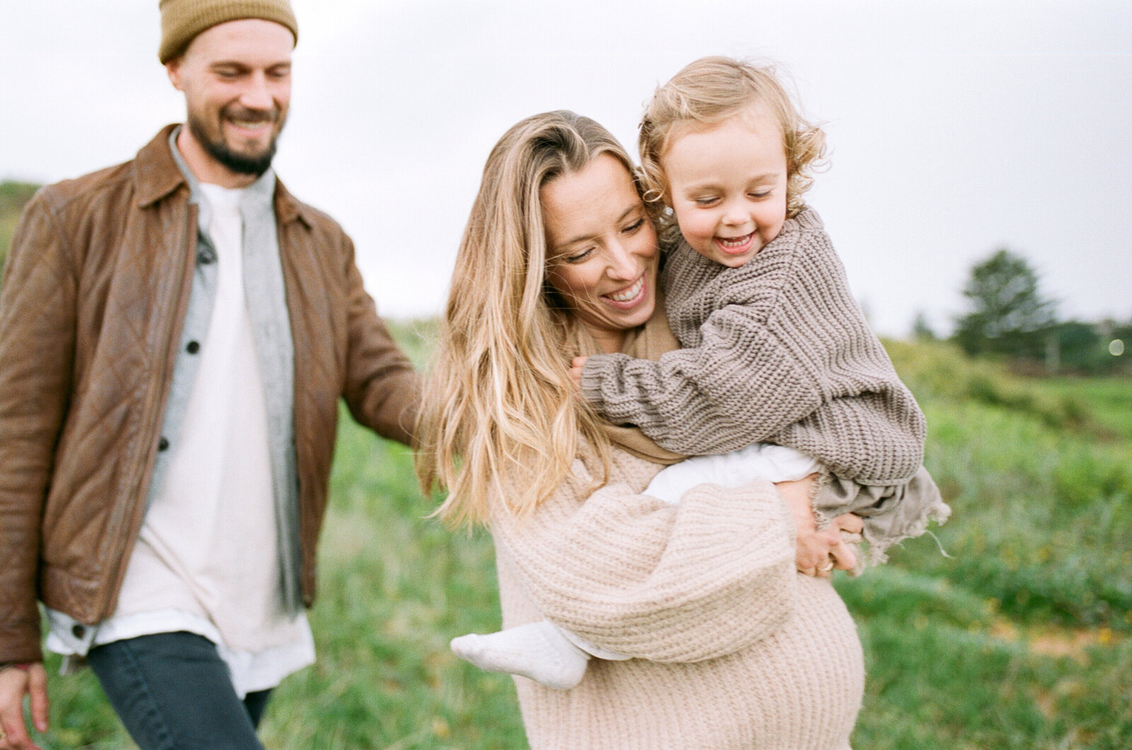 Natural family photoshoot Sydney capturing light, movement, and connection