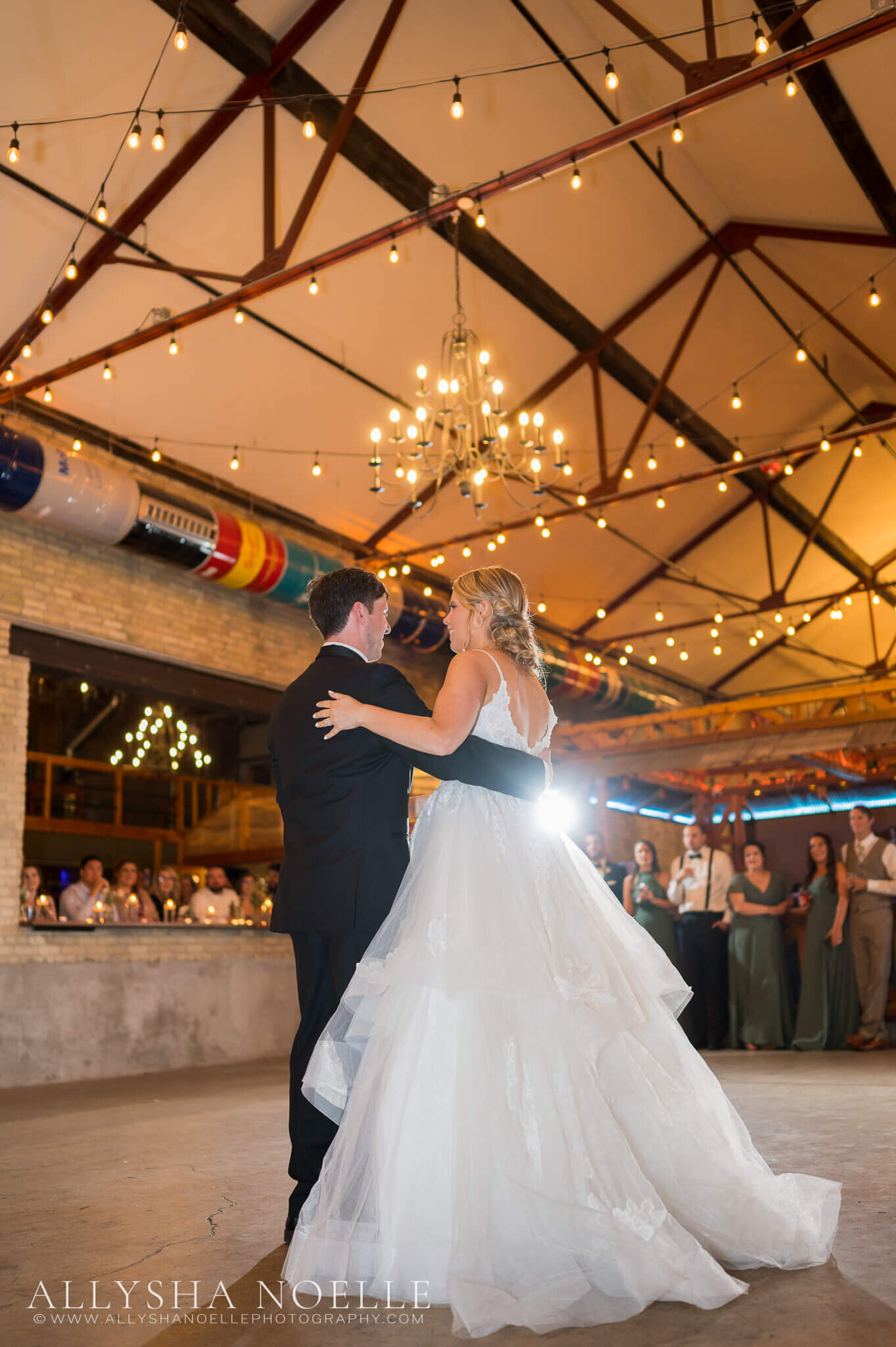 Wedding-at-The-Factory-on-Barclay-in-Milwaukee-1028