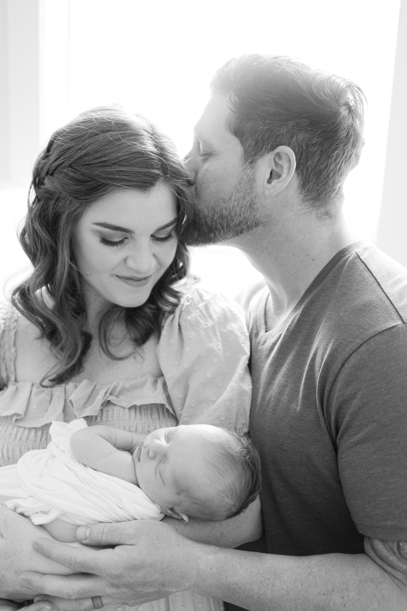 black-and-white-newborn-photos-chelsey-kraus-photography