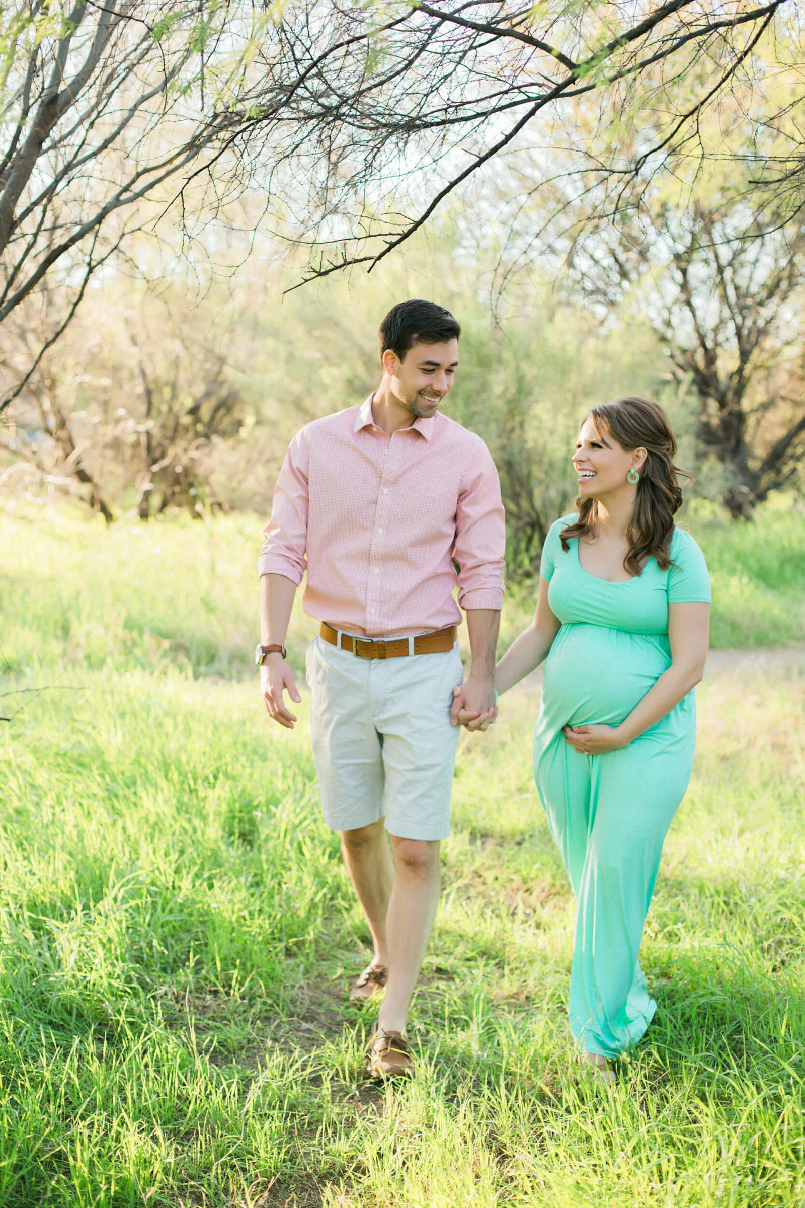 spring couples pregnancy photoshoot