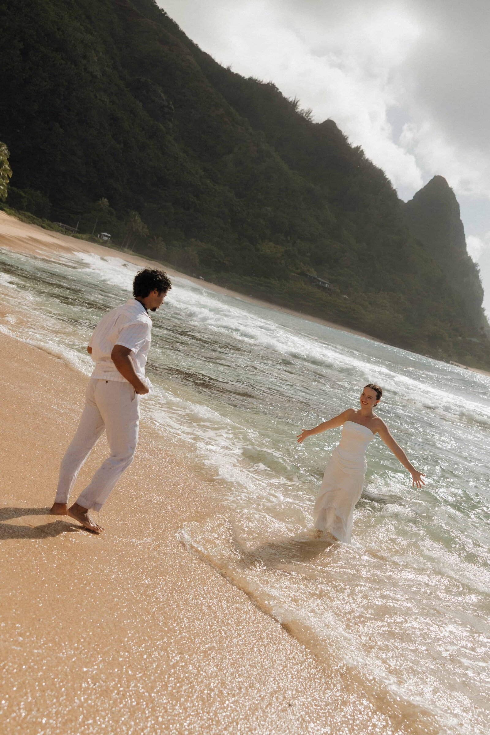 Cassie Beth Photography is a Hawaii Wedding Photographer