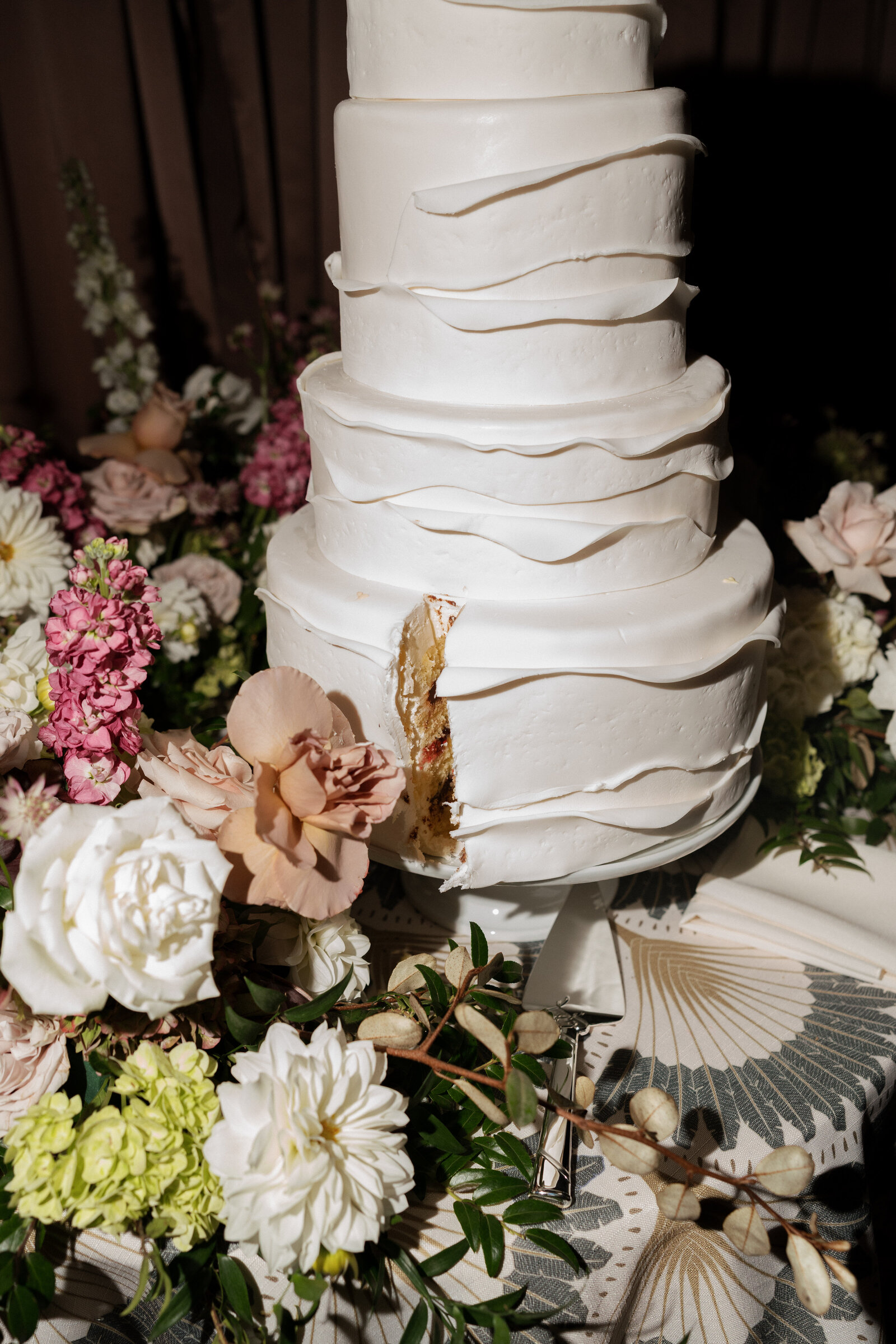 c-c-wedding-previews-elizabeth-sellers-photo-58