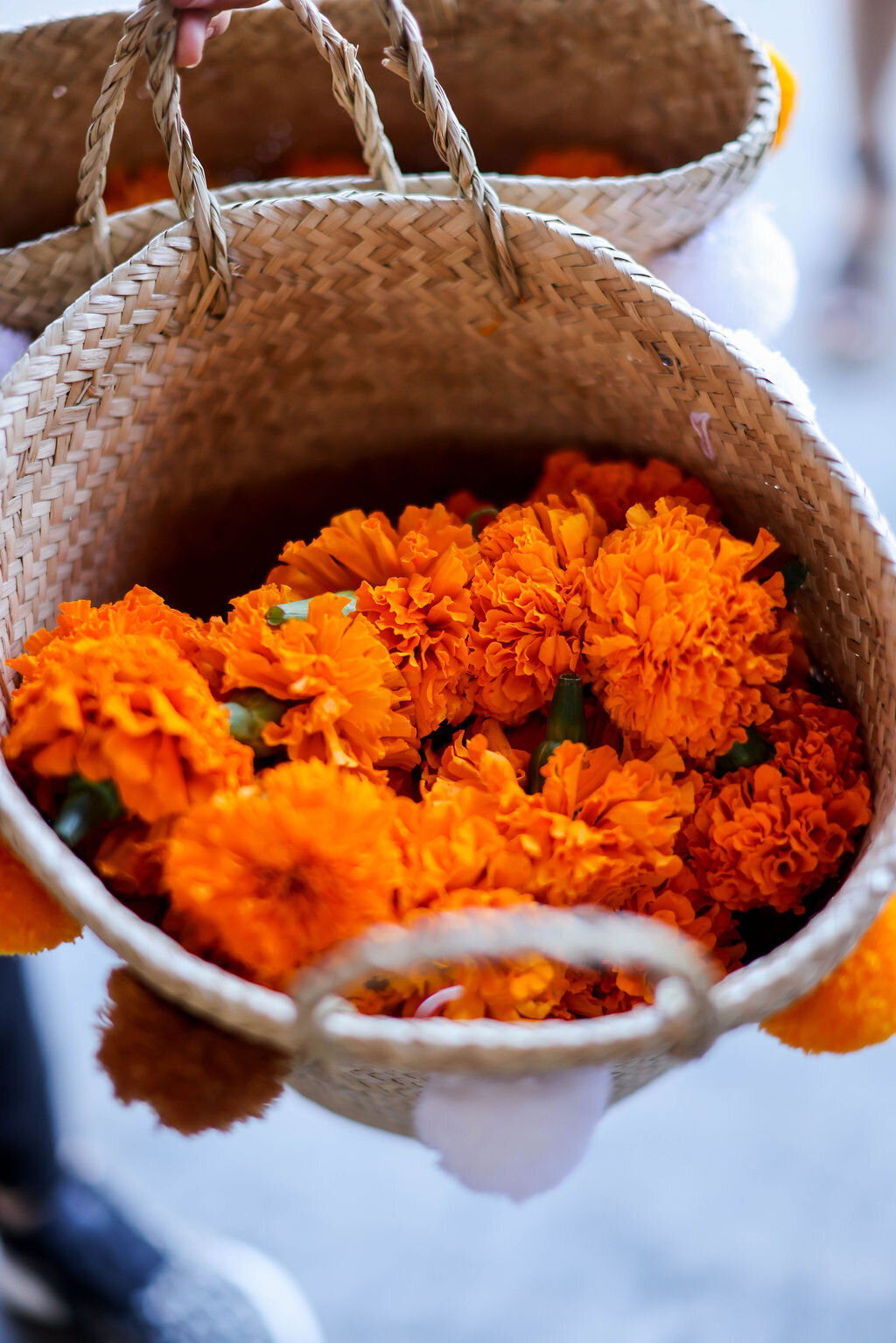ceremony-flowers-brick-wedding-san-diego-sarah-block-photography