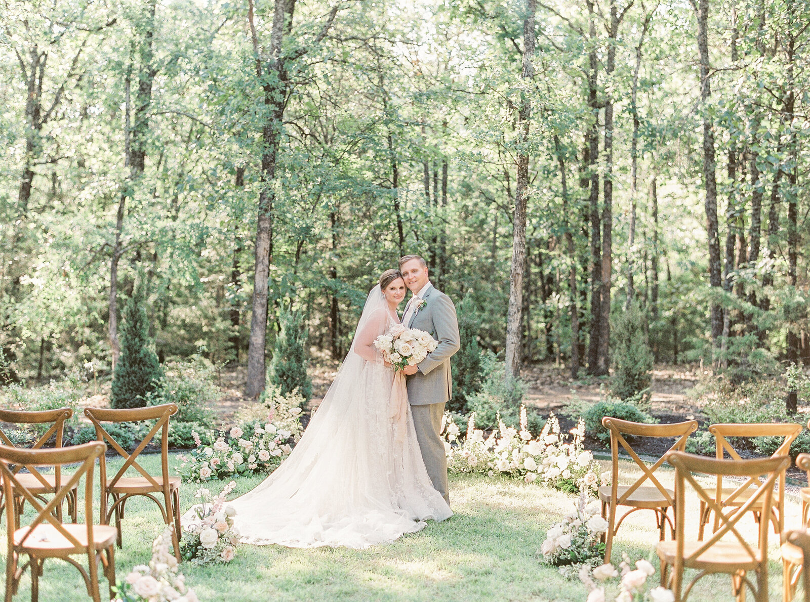 White Sparrow Barn_Lindsay and Scott_Madeline Trent Photography-0098