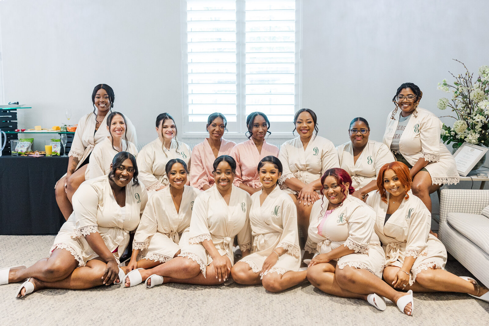 Group photography of bride and bridesmaids
