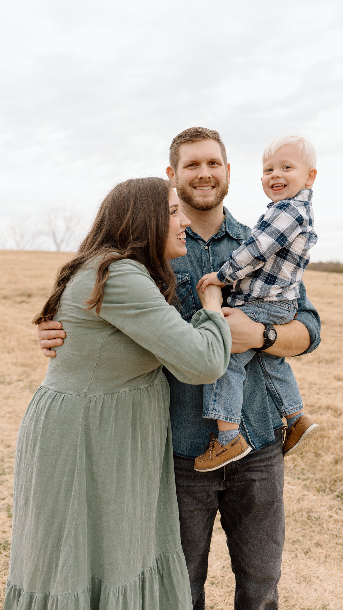 maternity-photos-lighthearted-joy-couples-charlotte-nc (9)