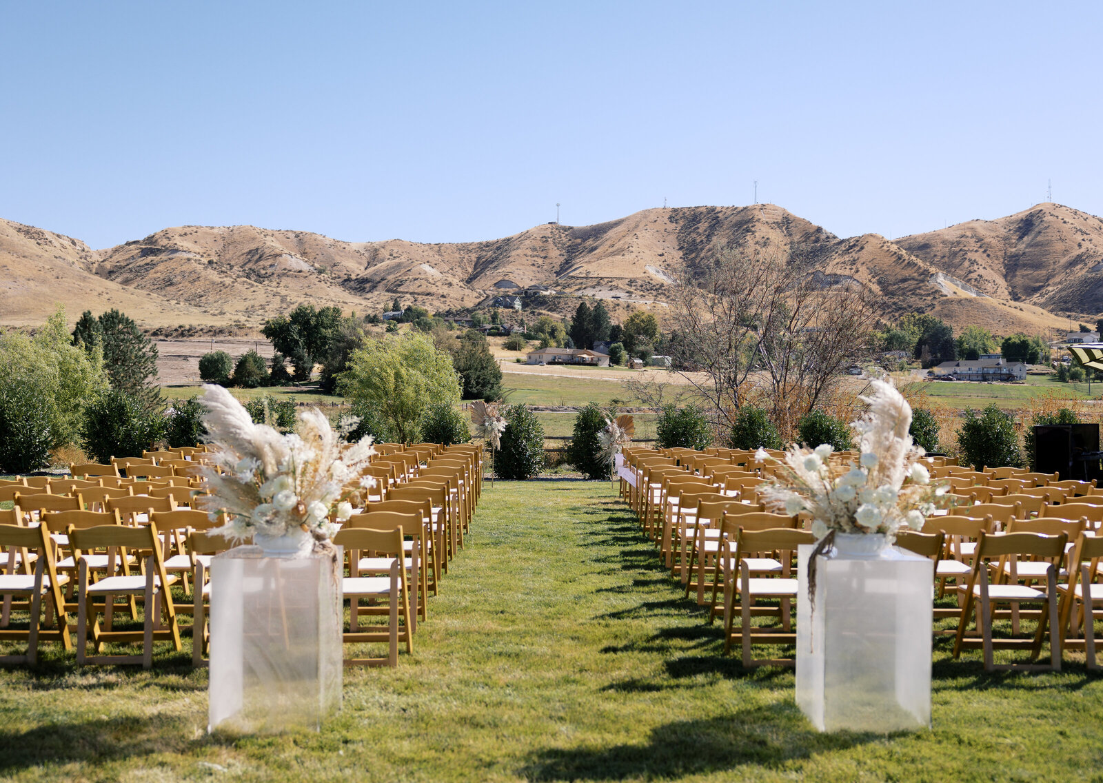 september-wedding-emmett-idaho-autumn-summer-black-tie-kayla-lucio-photo-castaneda-details-47