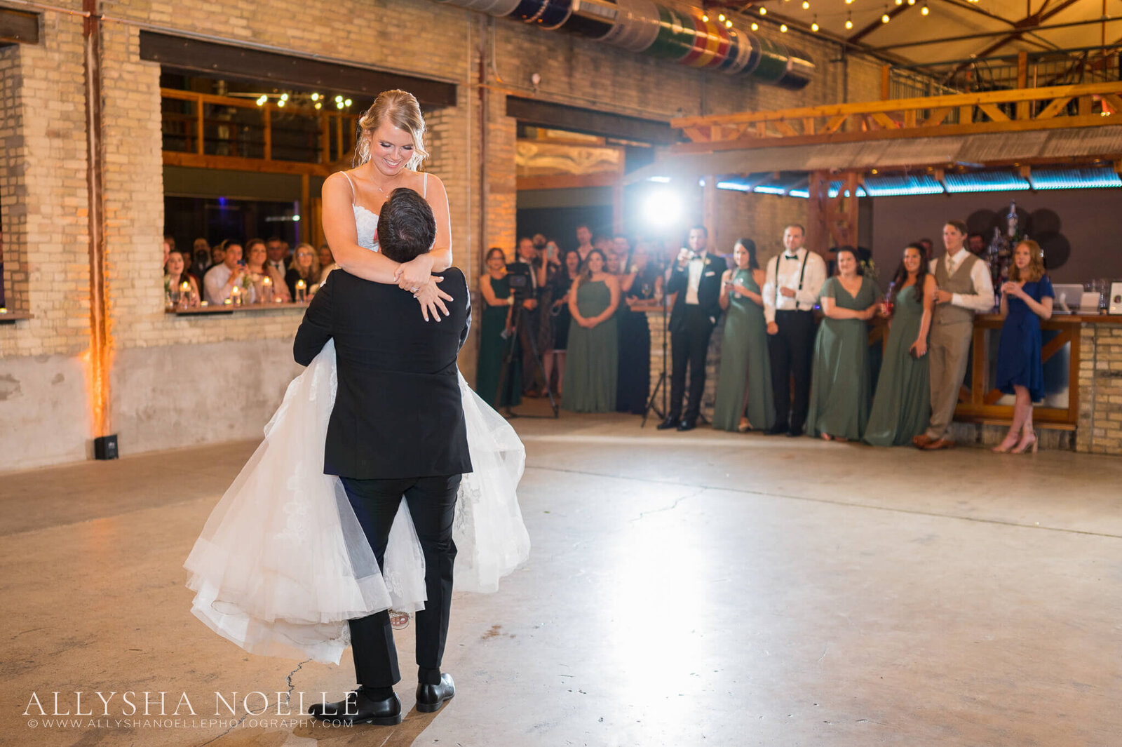 Wedding-at-The-Factory-on-Barclay-in-Milwaukee-1035