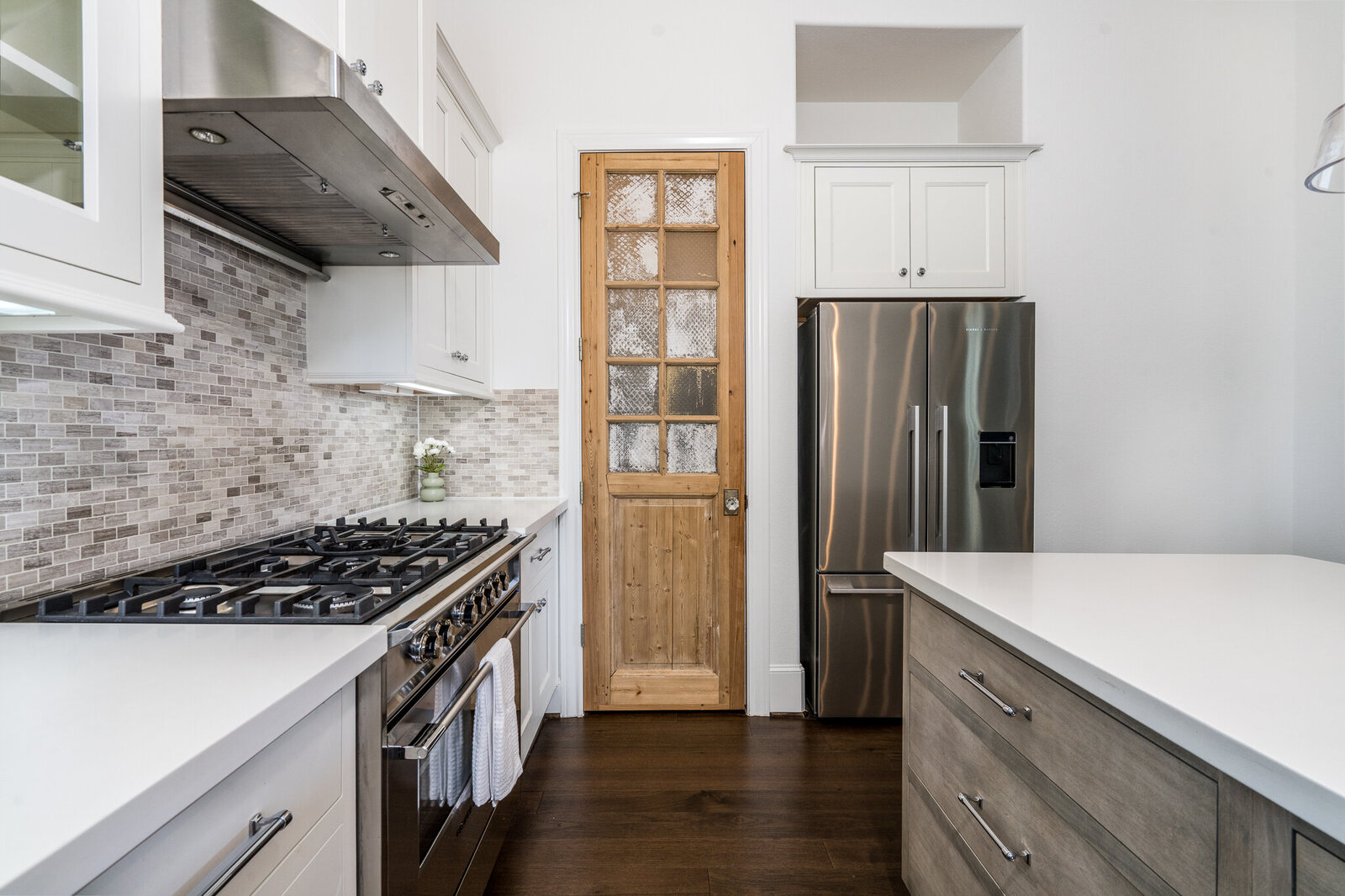 8624 Emnora Lane-19