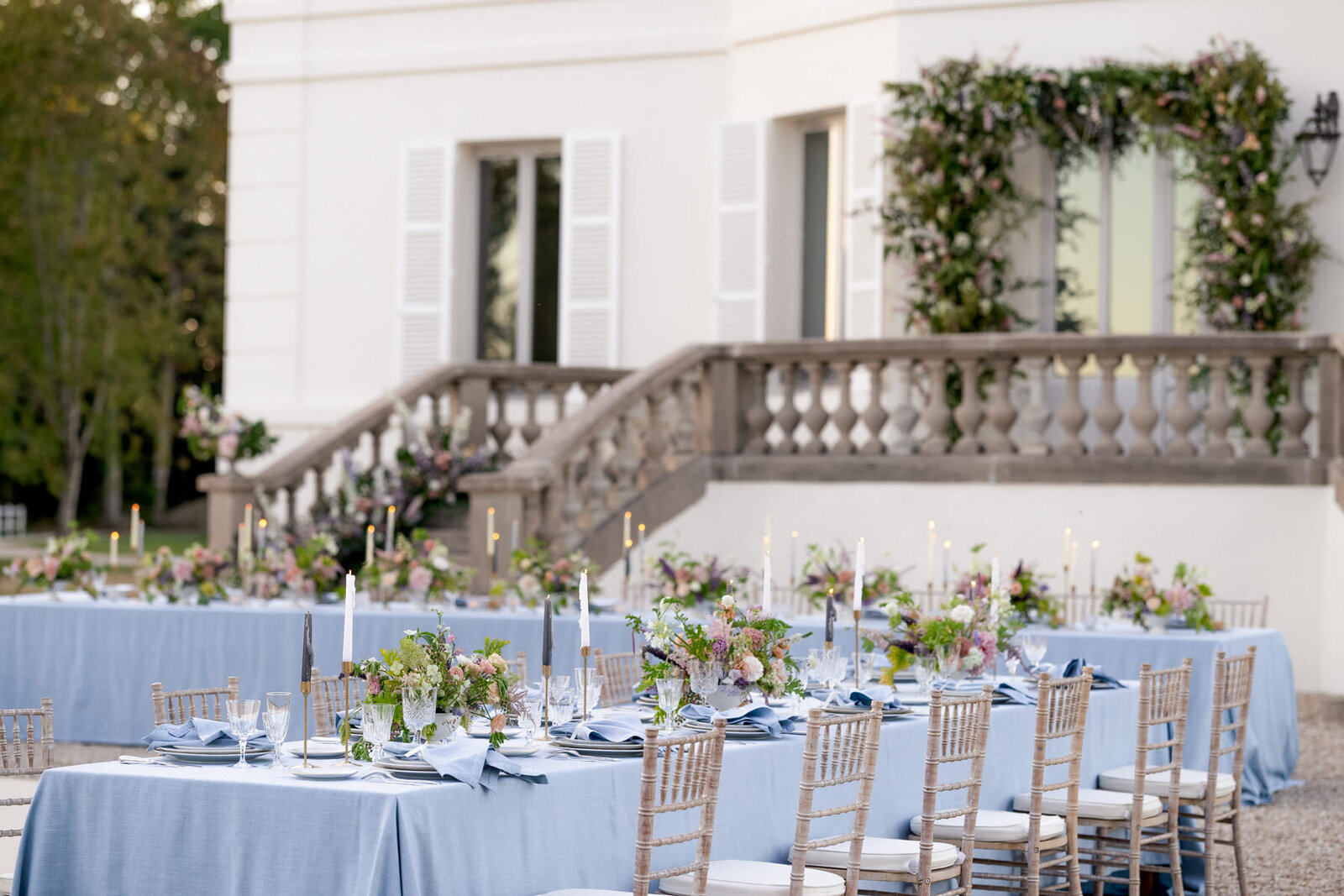 outdoor-wedding-meal-domaine-roncemay5