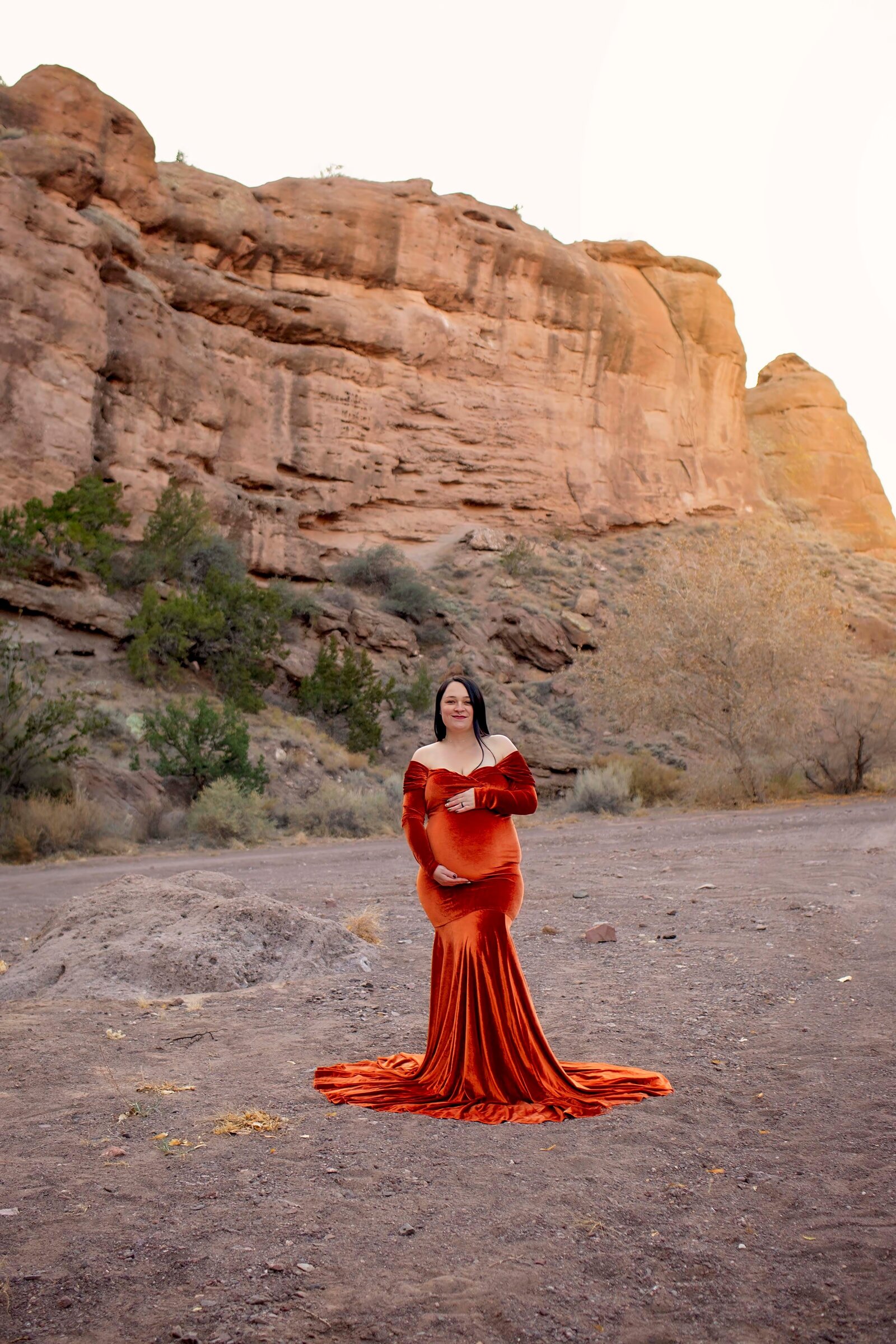 Maternity-session-in-a-canyon-in-New-Mexico