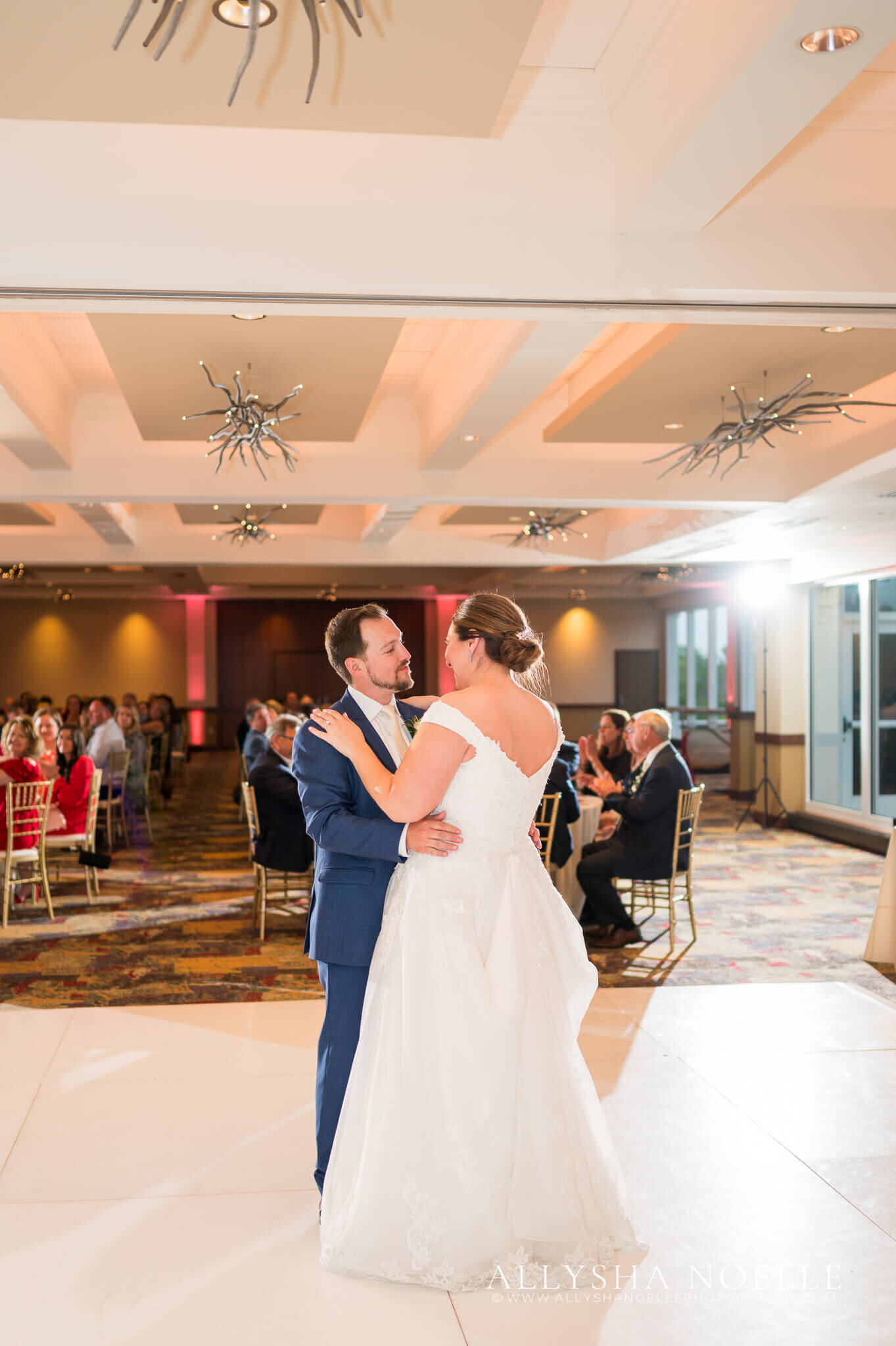 Wedding-at-River-Club-of-Mequon-771