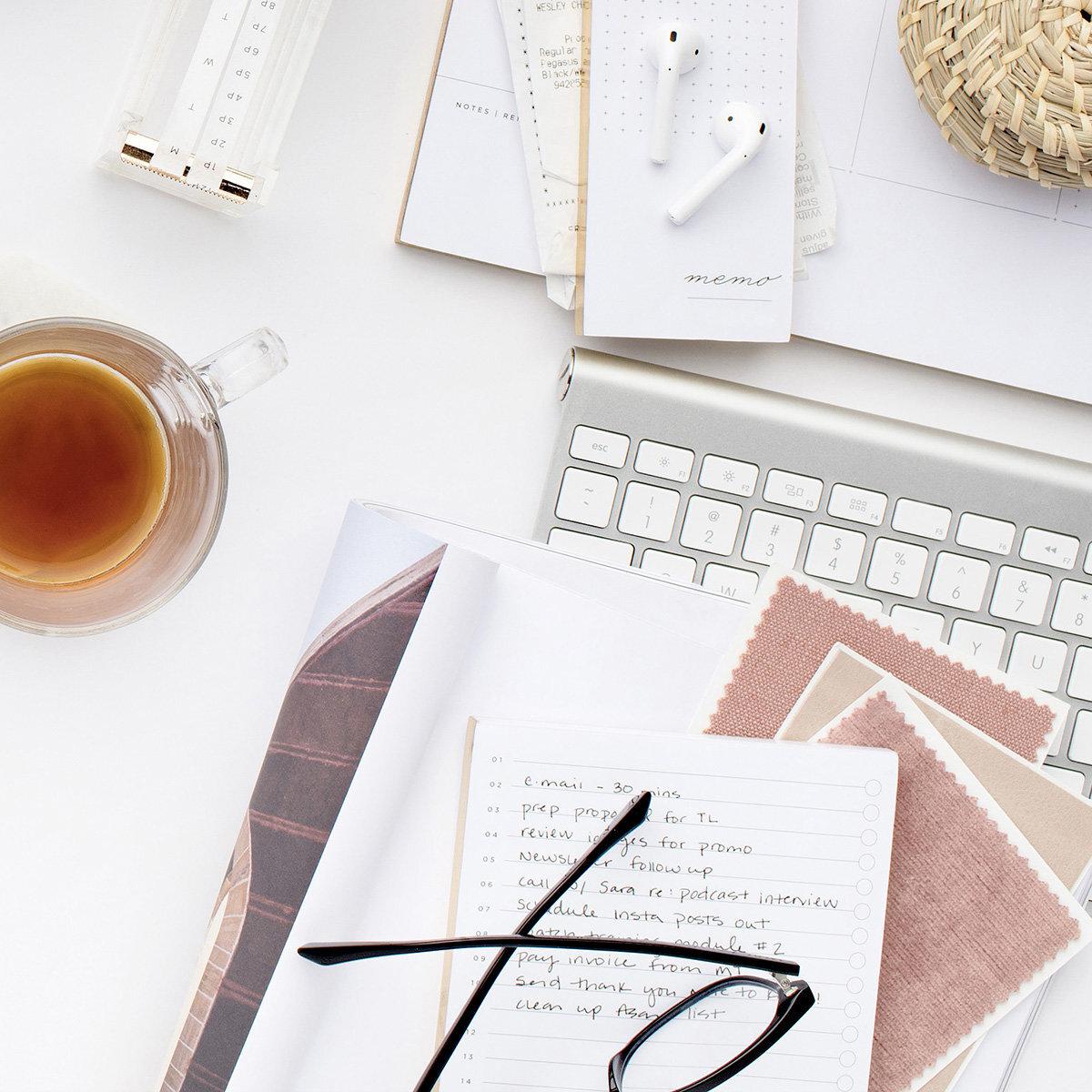 Social_Squares_Style_Stock_Image_Dusty_Rose_Desktop0051