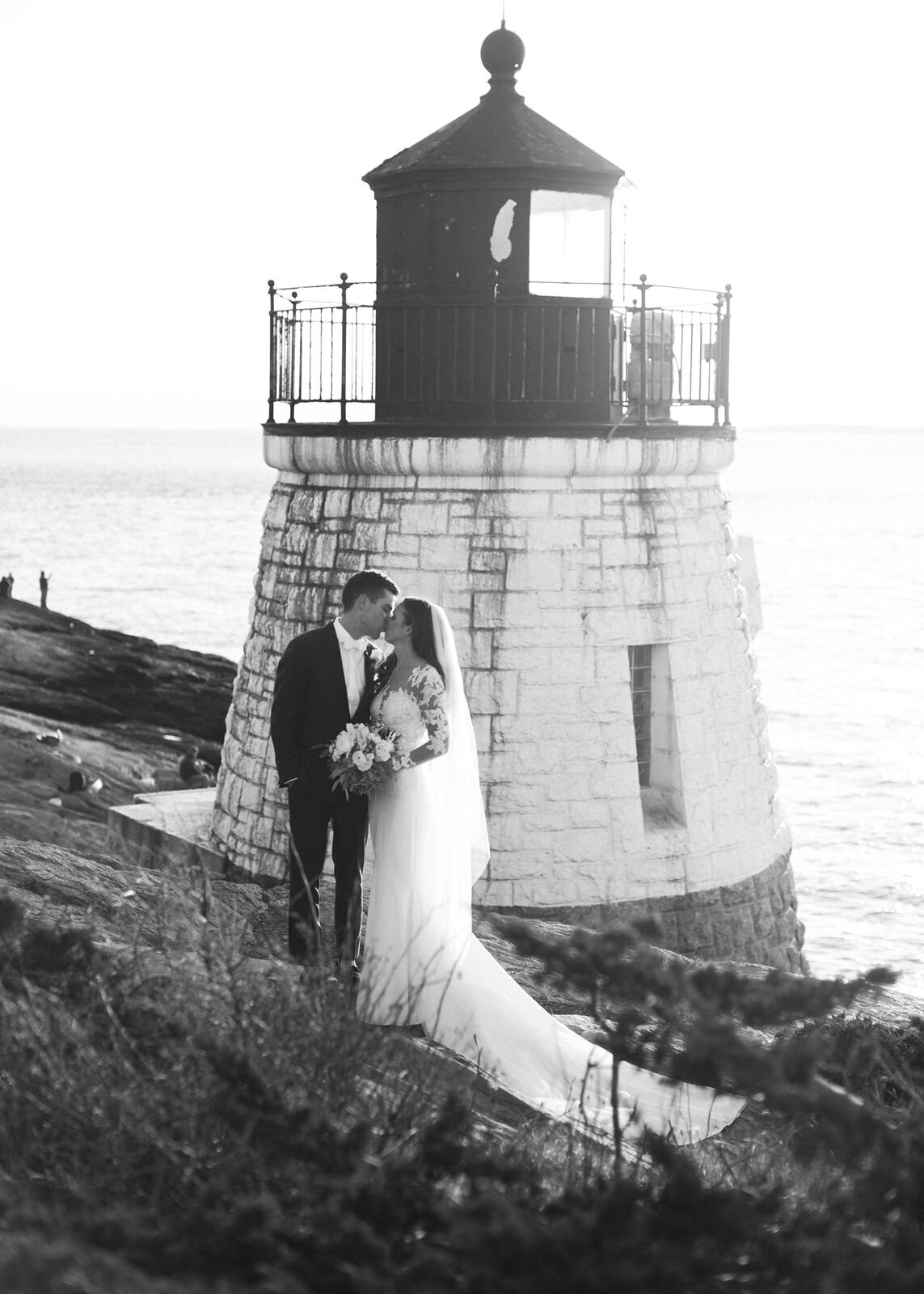 leila-james-events-newport-ri-wedding-planning-luxury-events-castle-hill-inn-hollie-and-sean-molly-lo-photography-12