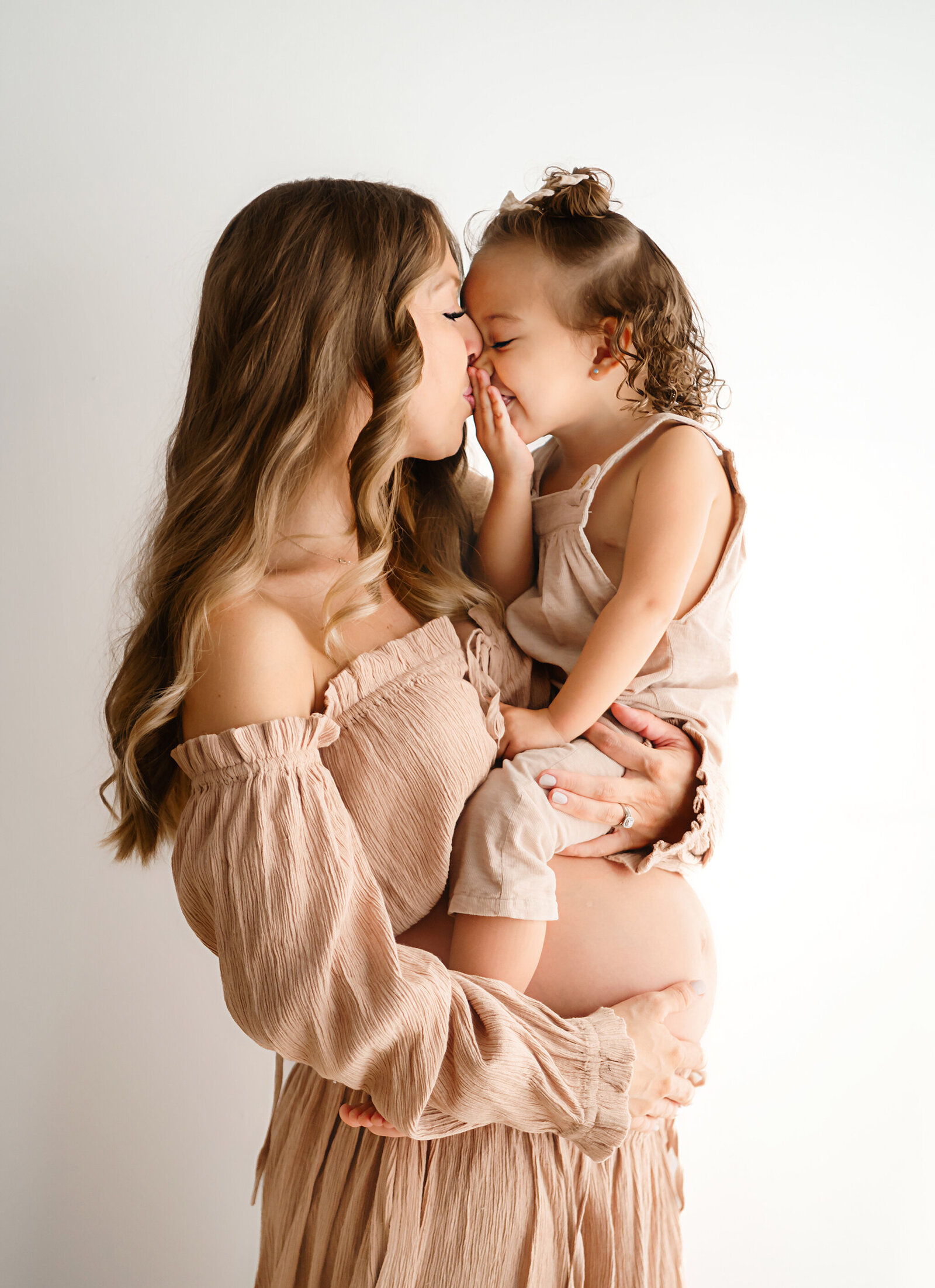 fort-worth-photographer-studio-newborn-family-session (17)