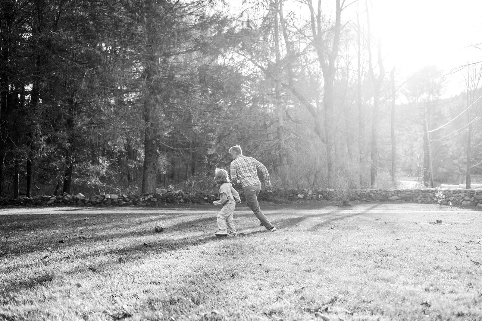 A longform session photo litchfield captured in a documentary-style family photography session.