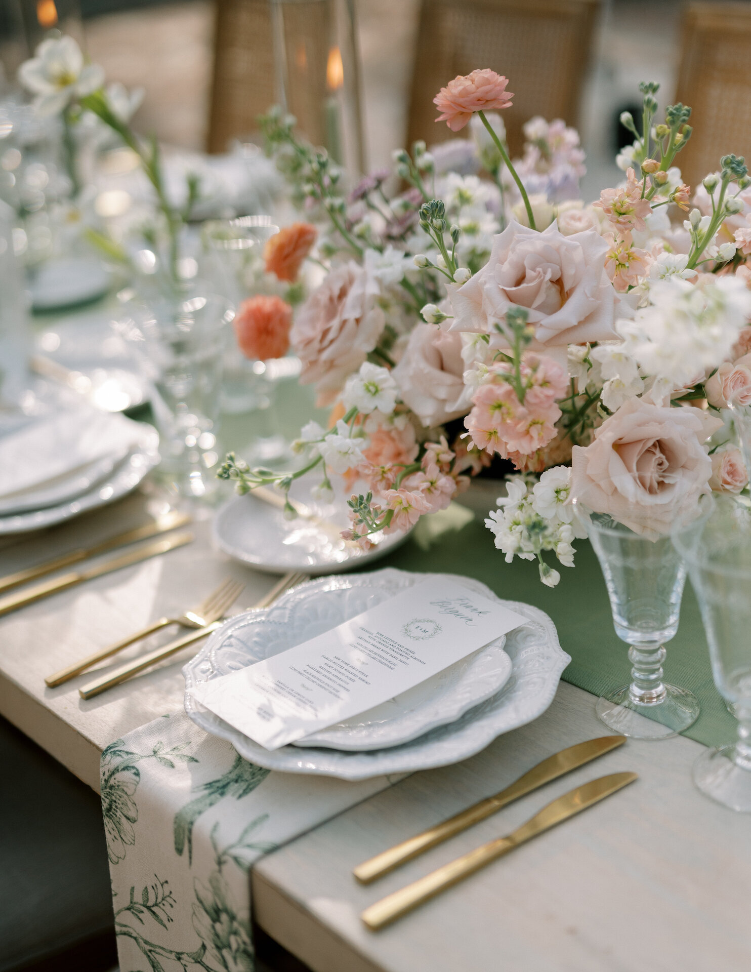 winter-wedding-reception-place-setting-centerpiece-scottsdale-florists