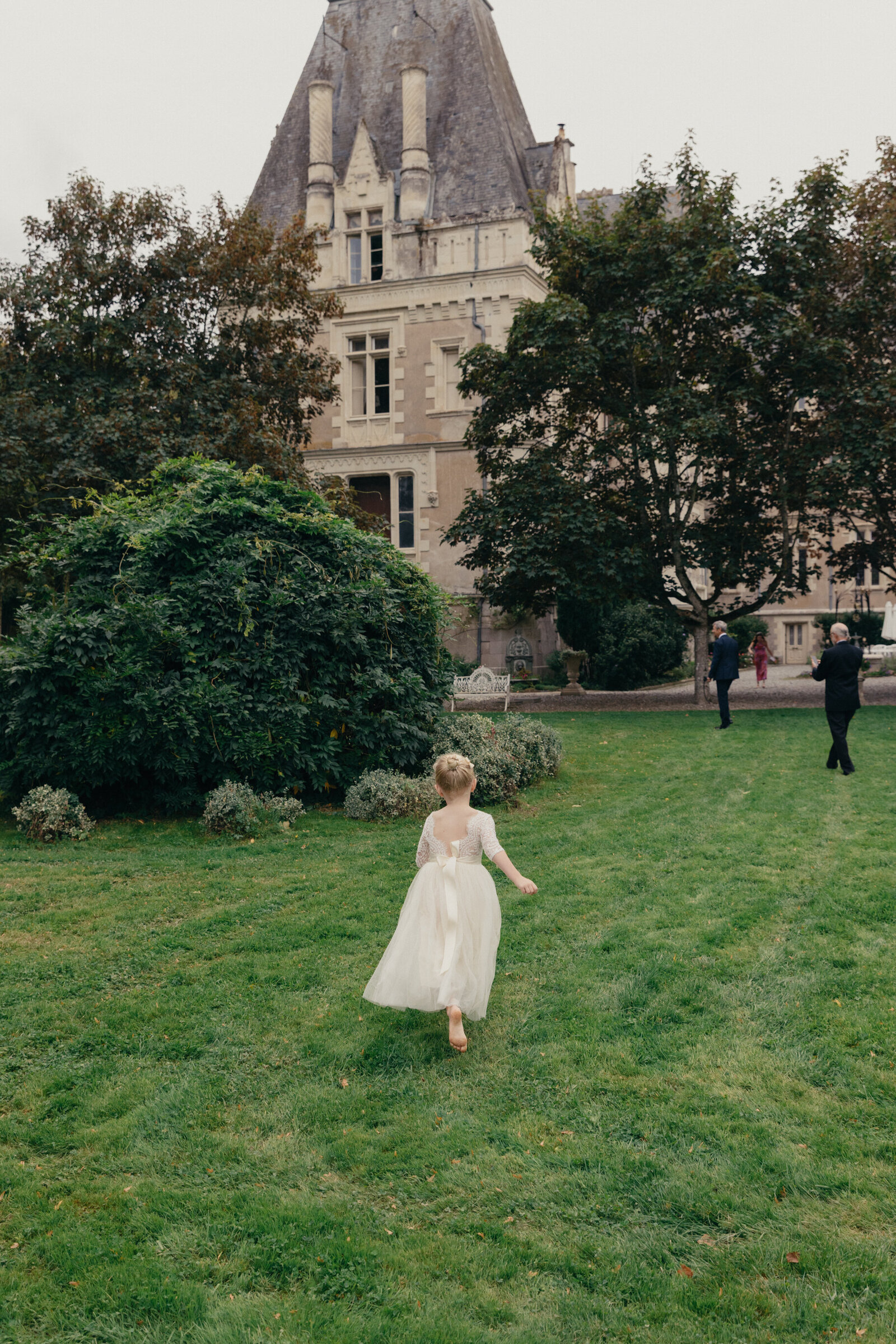 Film-Wedding-Photographer-Zara-Staples-Weddings260