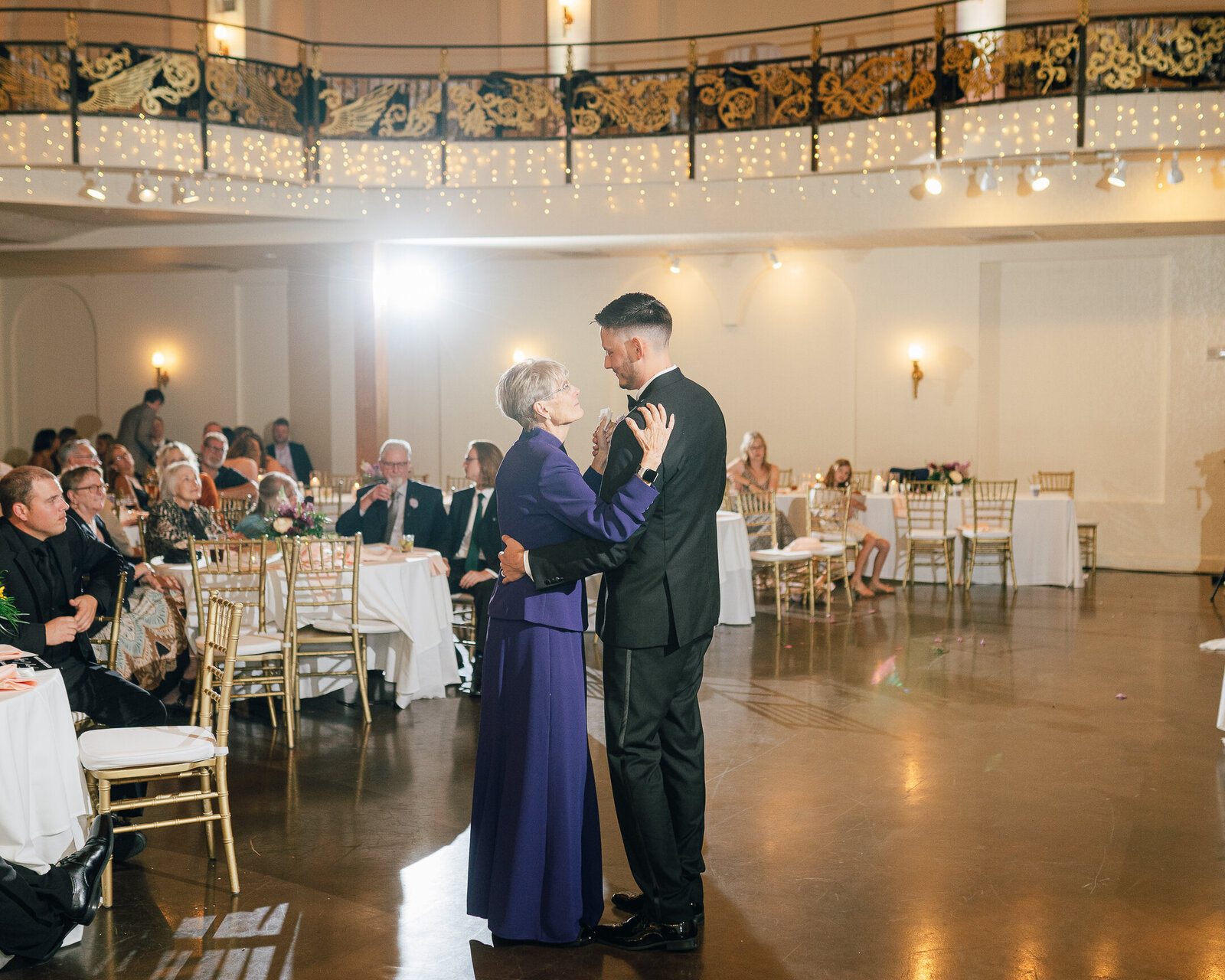 Corby Intercontinental Hotel Kansas City Wedding Plaza-254