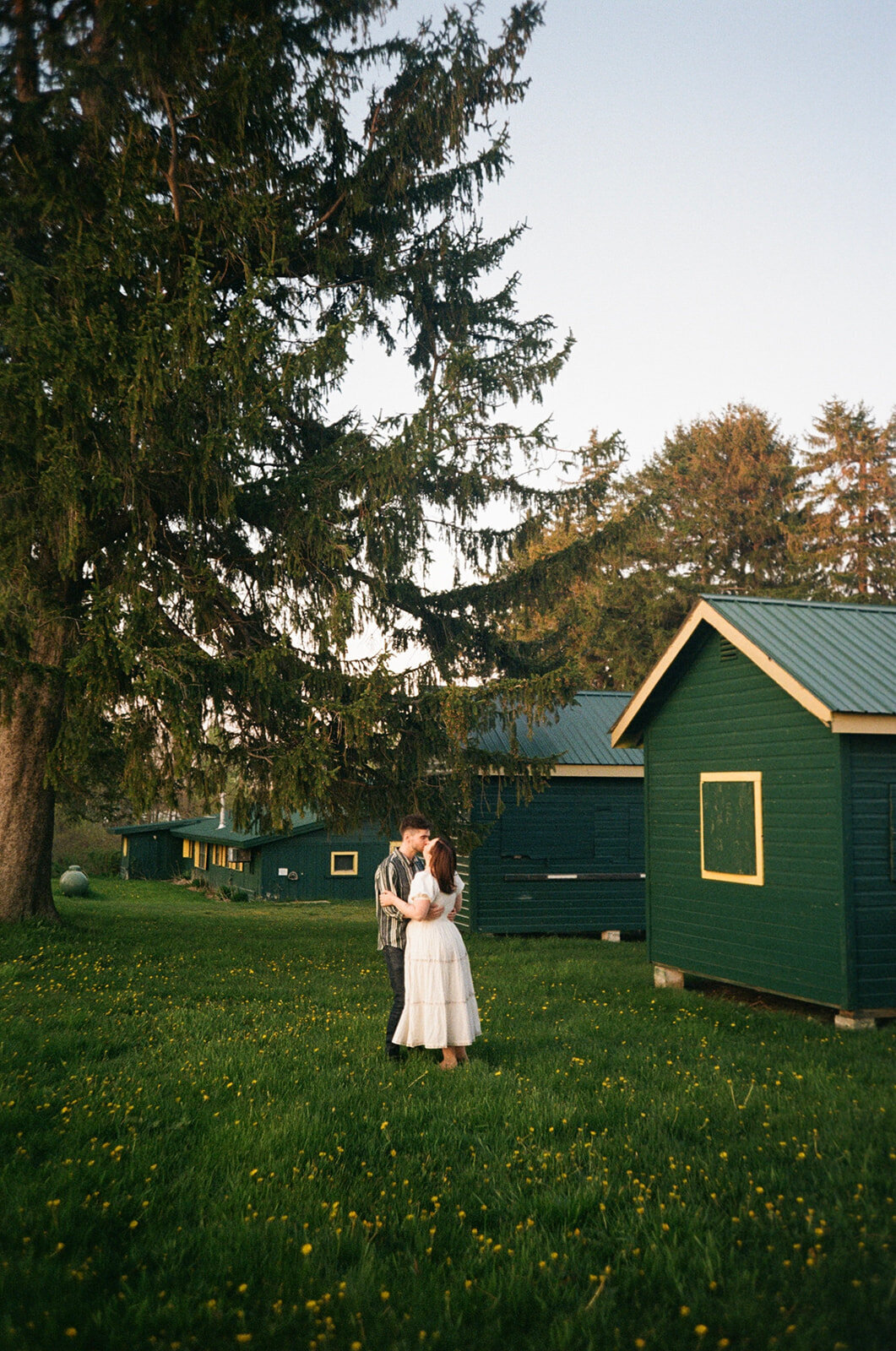cottage-engagement-session