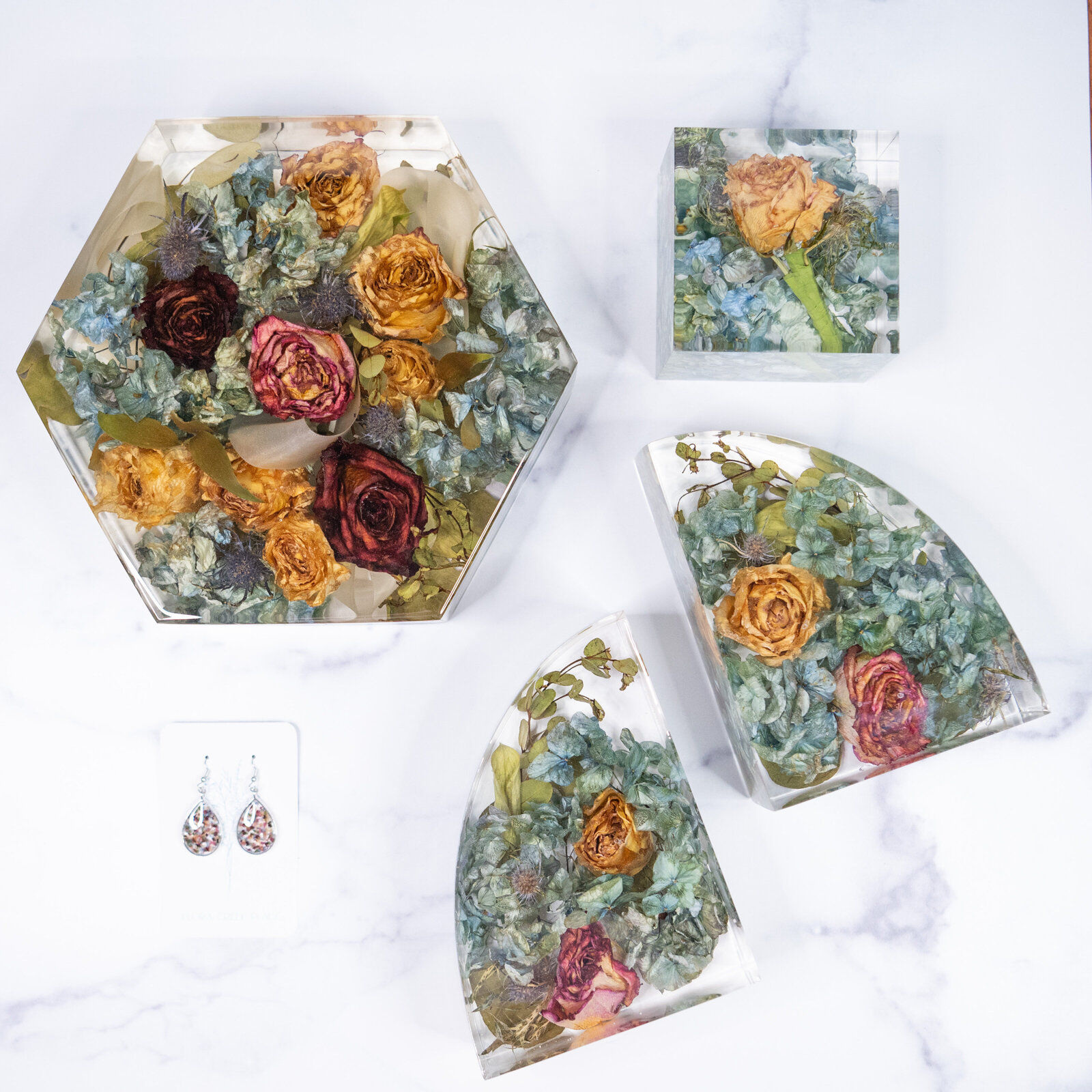 hexagon9 block4 bookends earrings dried blue pink yellow white green ribbon bout red Morgan