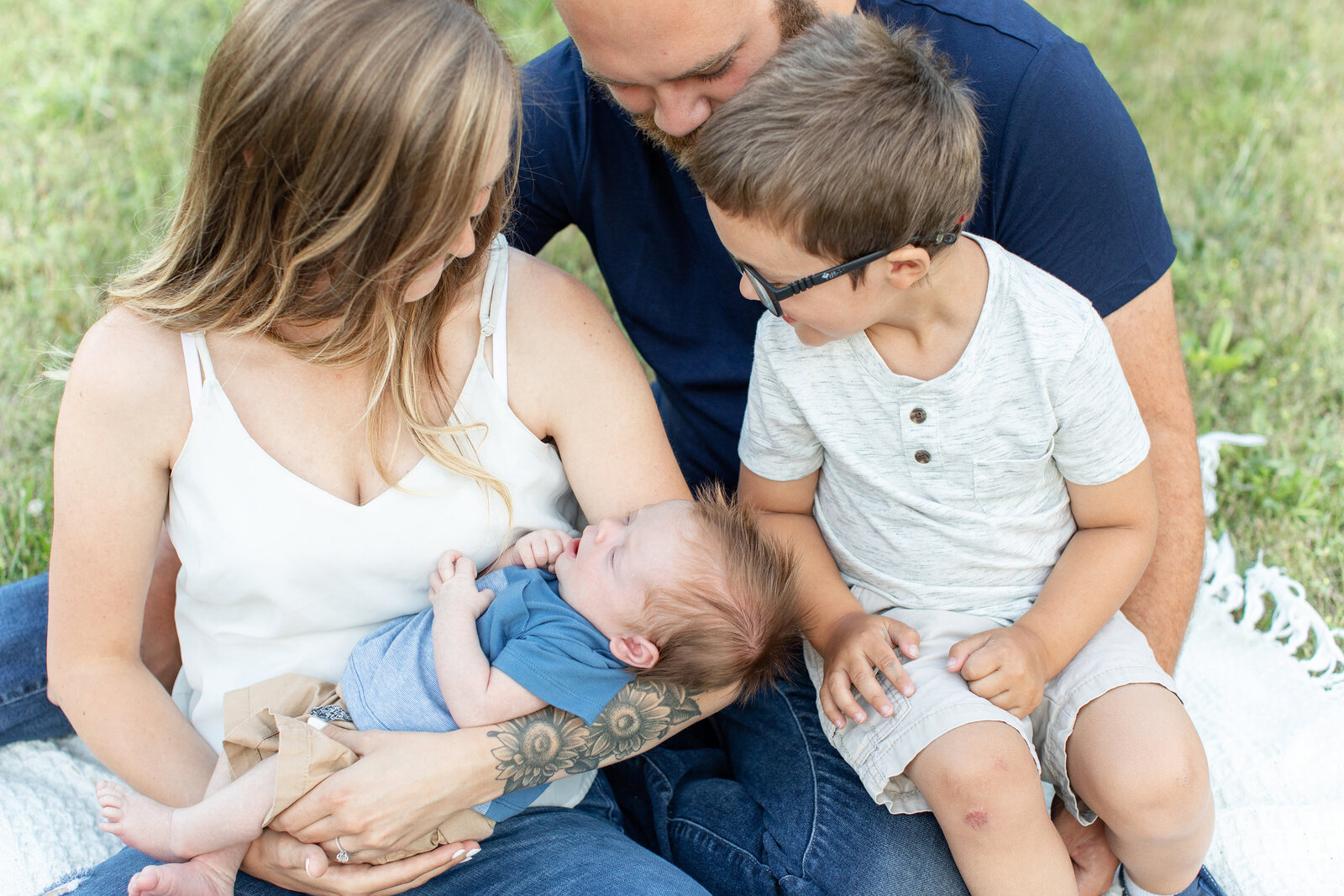 michigan-family-of-four-photo-session-sydney-madison-photography