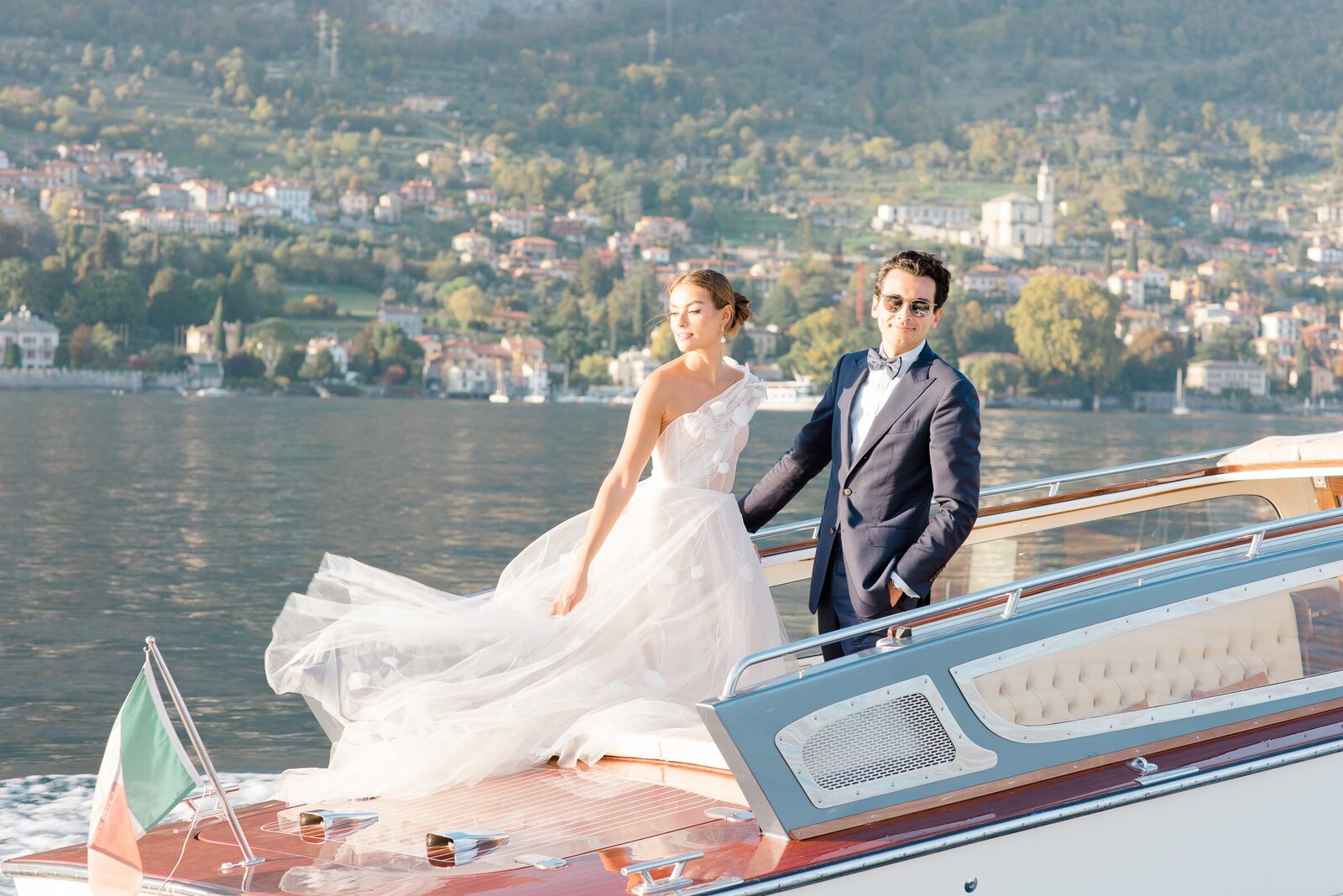 Destination Wedding Photographer Anna Lundgren in Stockholm Wedding in Lake Como boat elopement_158