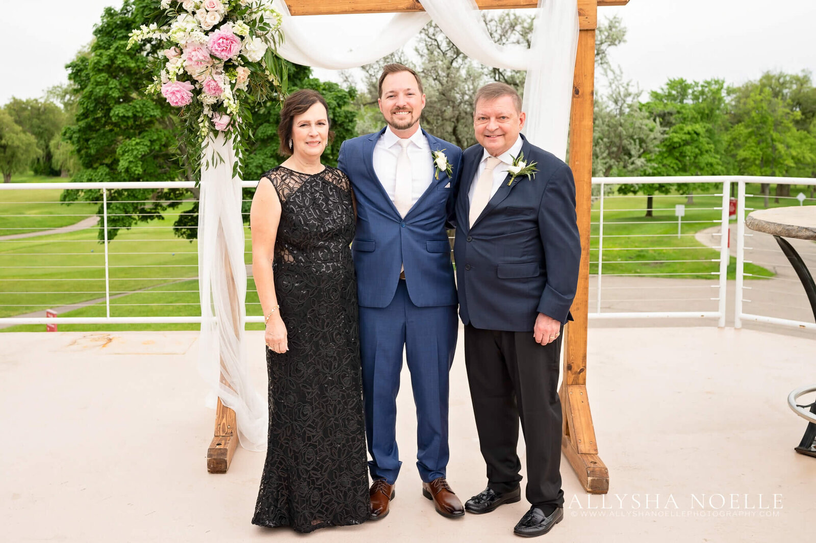 Wedding-at-River-Club-of-Mequon-498