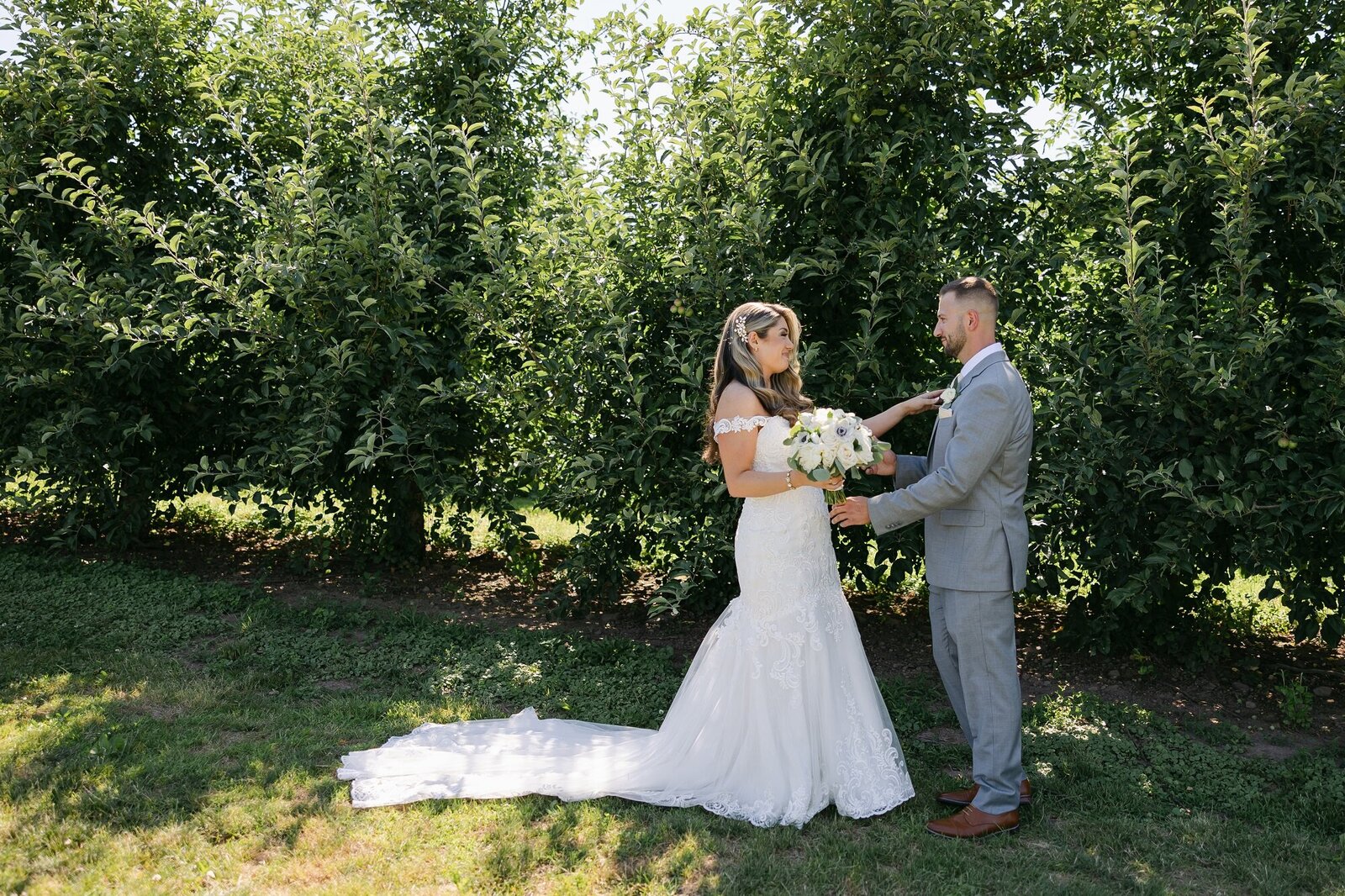Lyman-orchards-wedding-ct-wedding-group-middlefield-ct-amberworks-floral-2